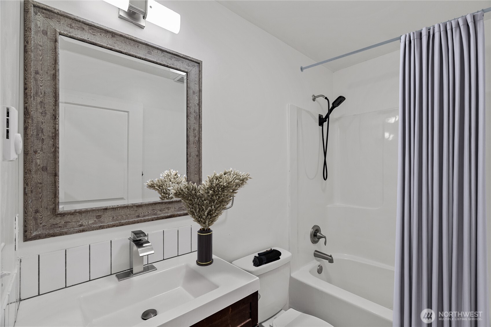 213 W King Street Property Photo 12