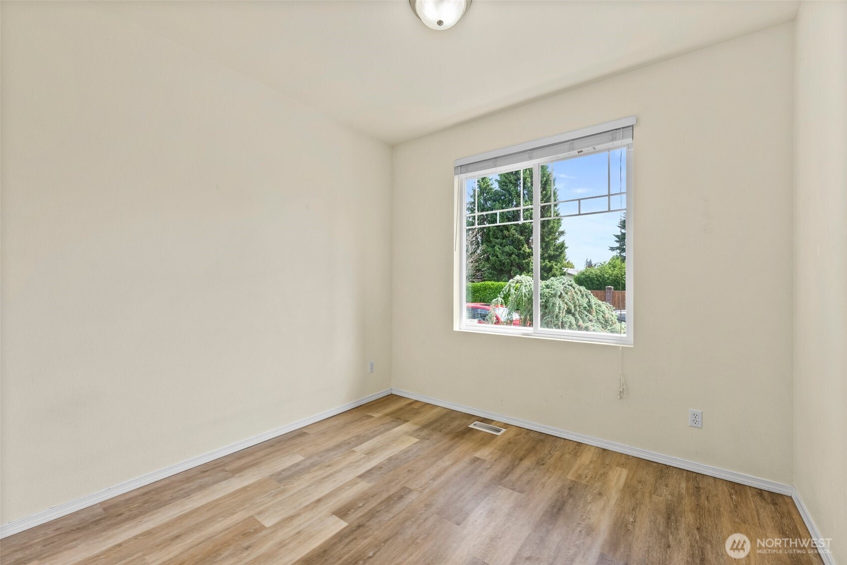 5401 Parkside Drive Property Photo 6