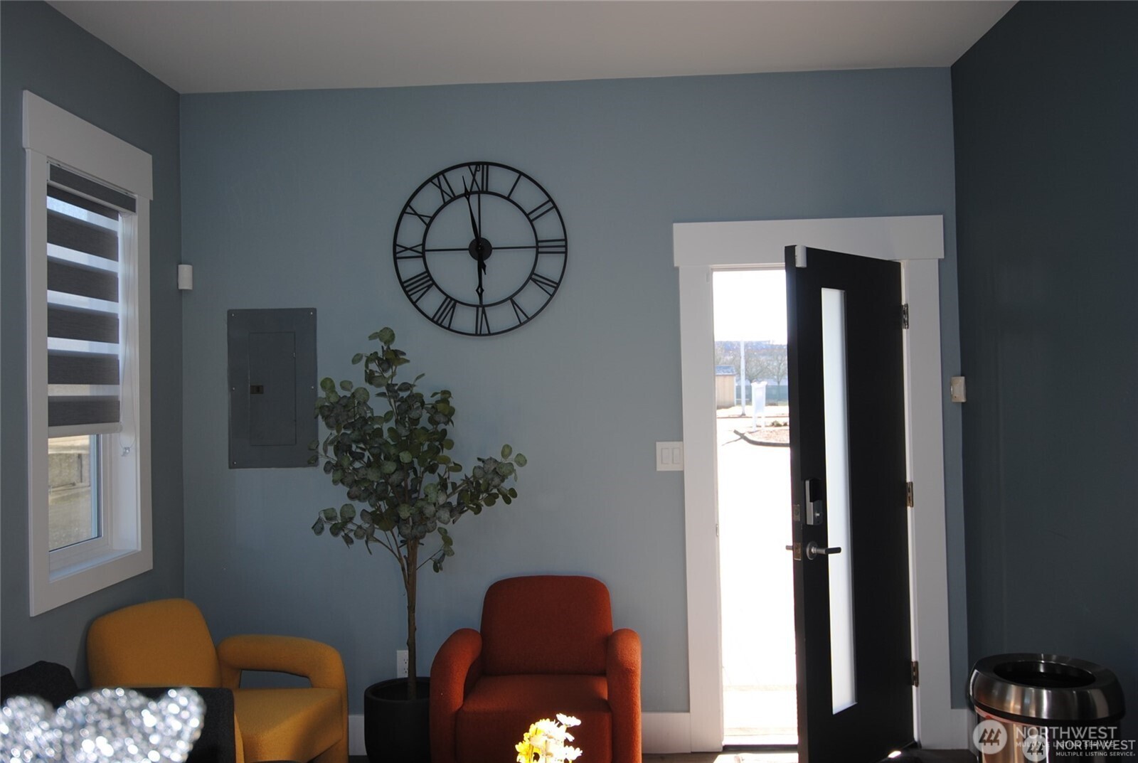 512 W Meeker Street Property Photo 6