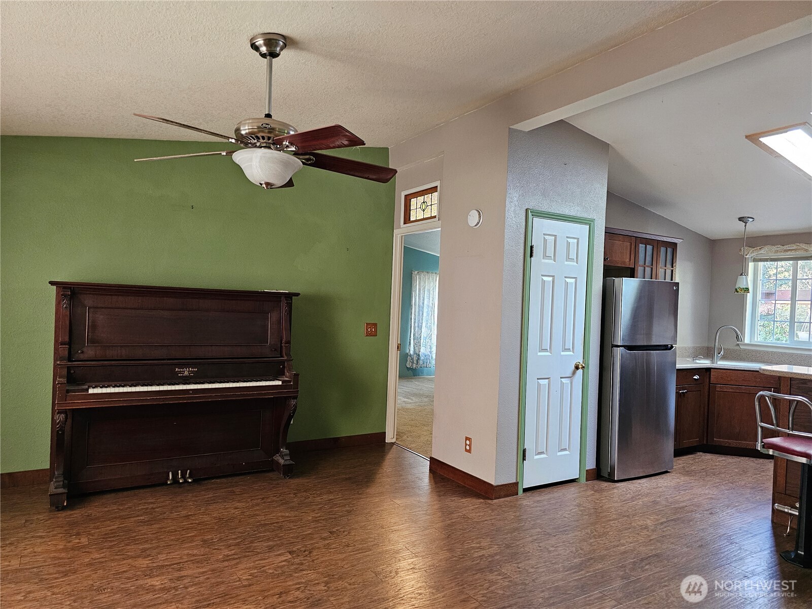 781 E Lakeshore Drive Property Photo 13