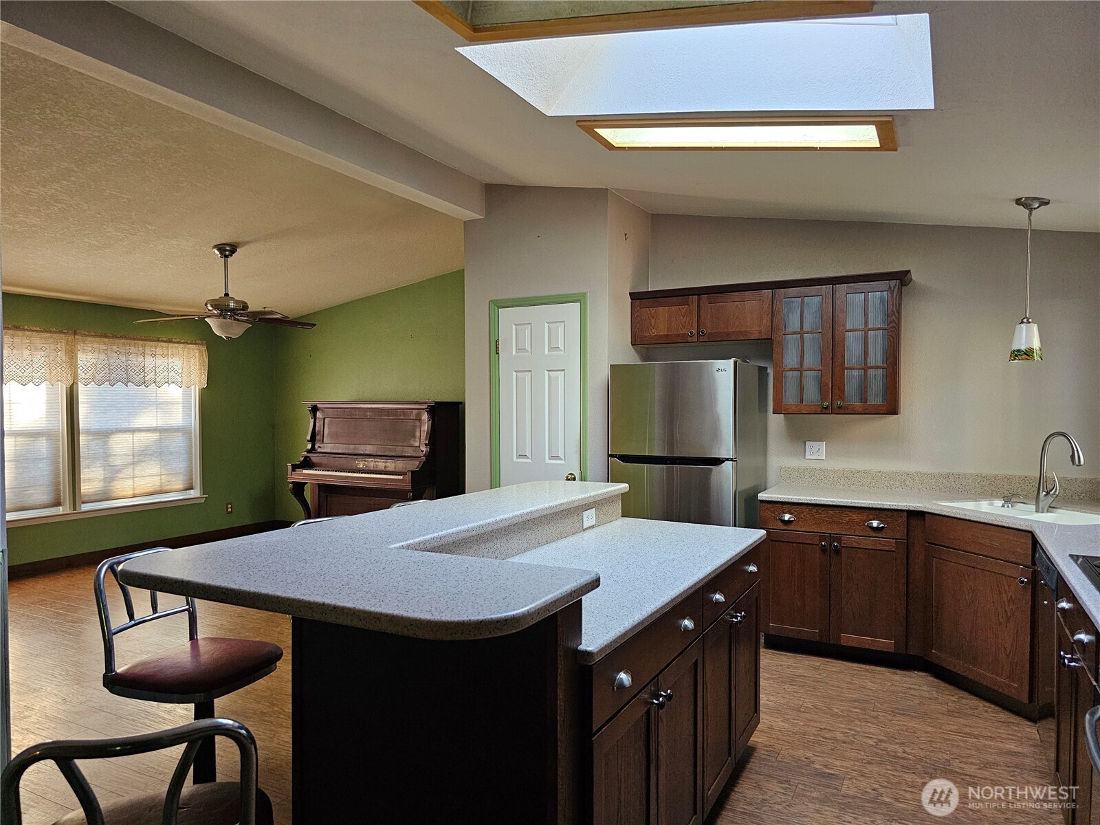 781 E Lakeshore Drive Property Photo 16