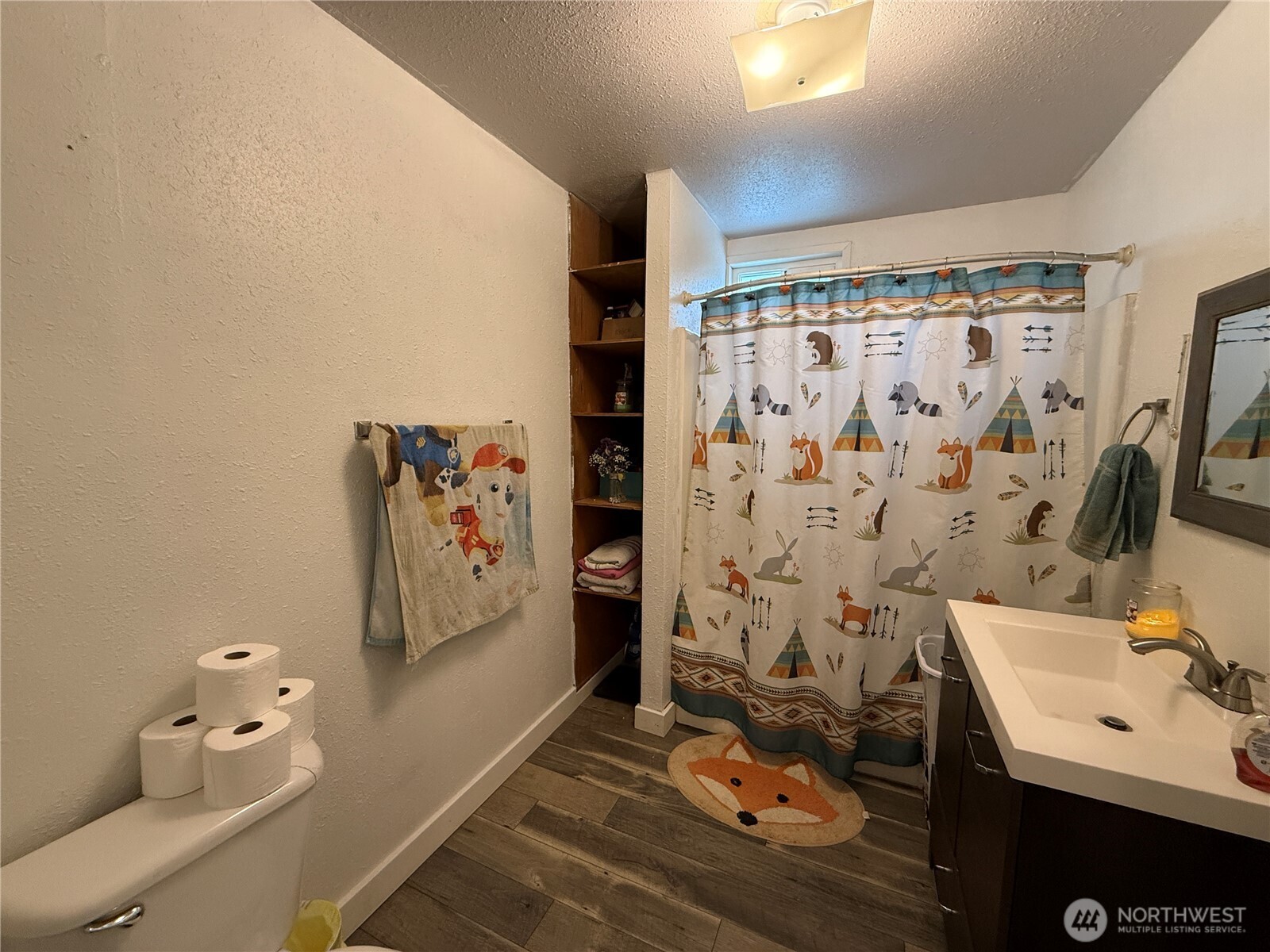 606 N Baker Street Property Photo 16
