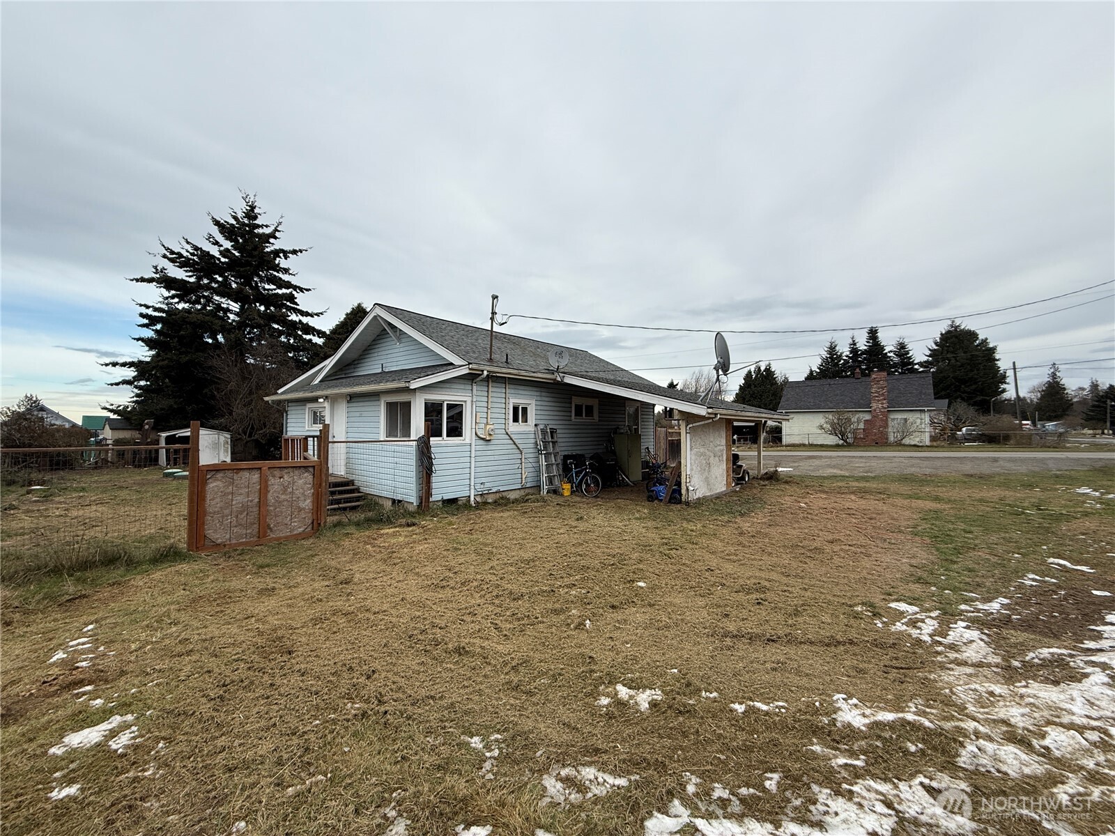 606 N Baker Street Property Photo 23