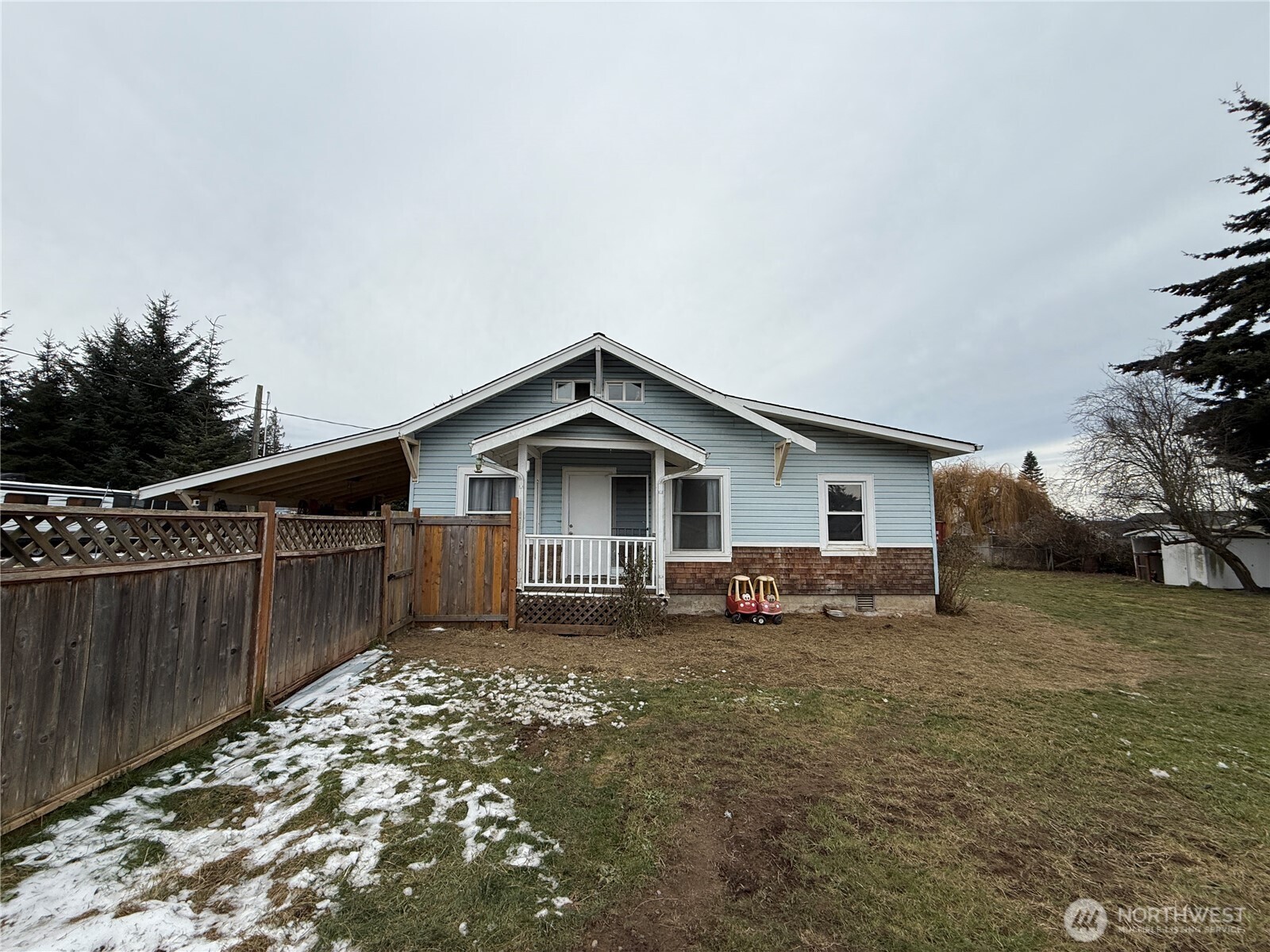 606 N Baker Street Property Photo 32