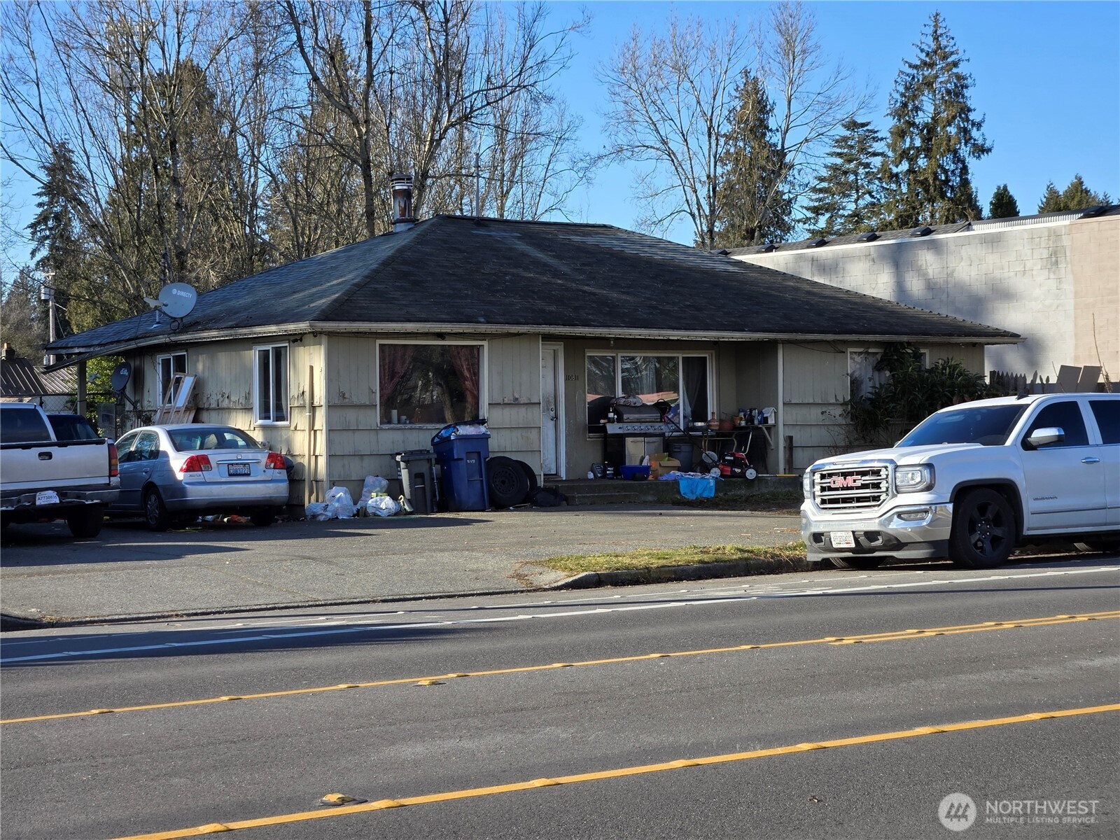 1081 Cedar Avenue Property Photo 2
