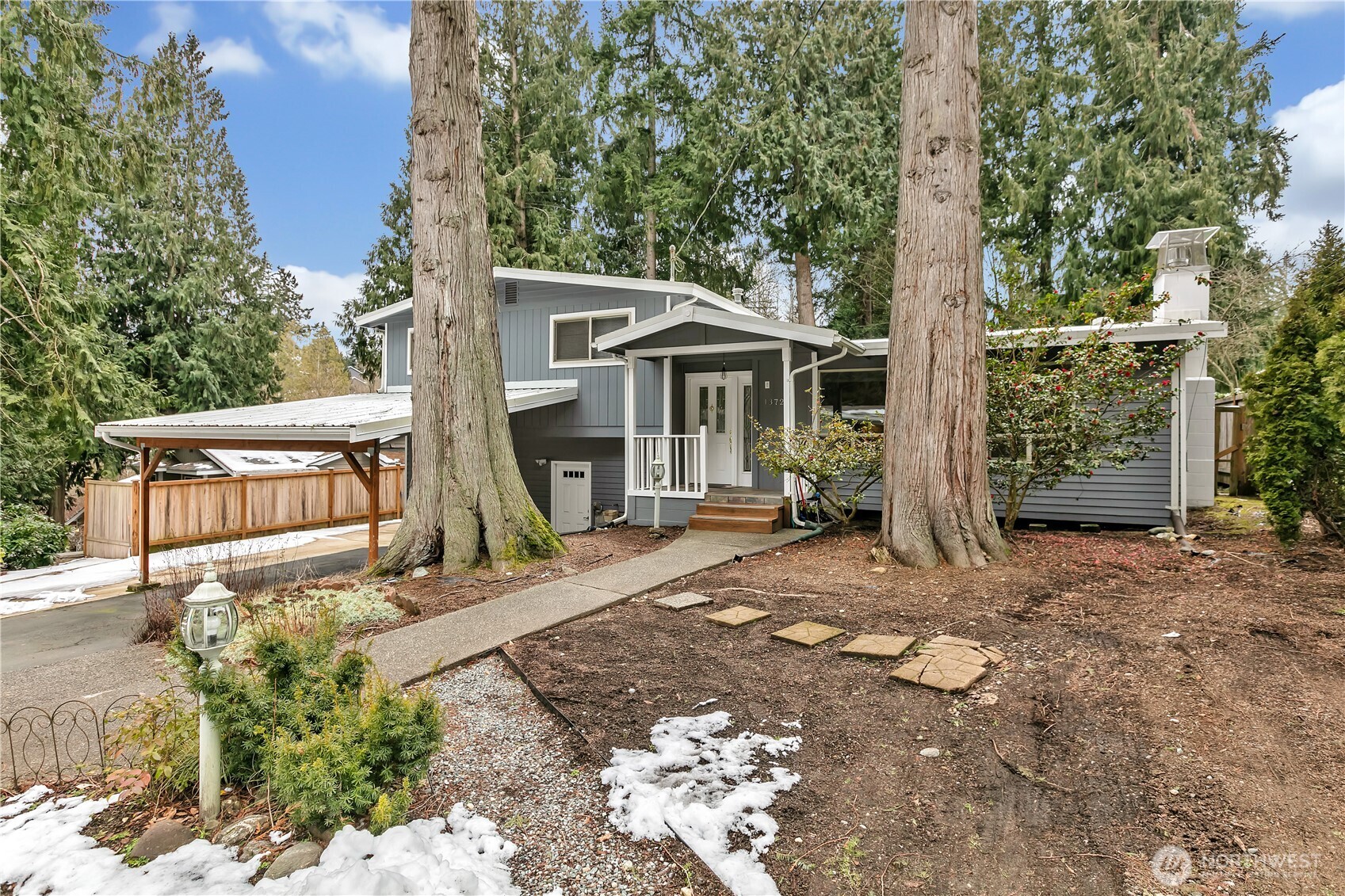 13726 1st Place W Property Photo 1