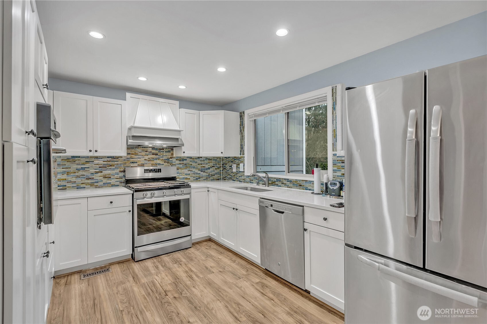 13726 1st Place W Property Photo 5