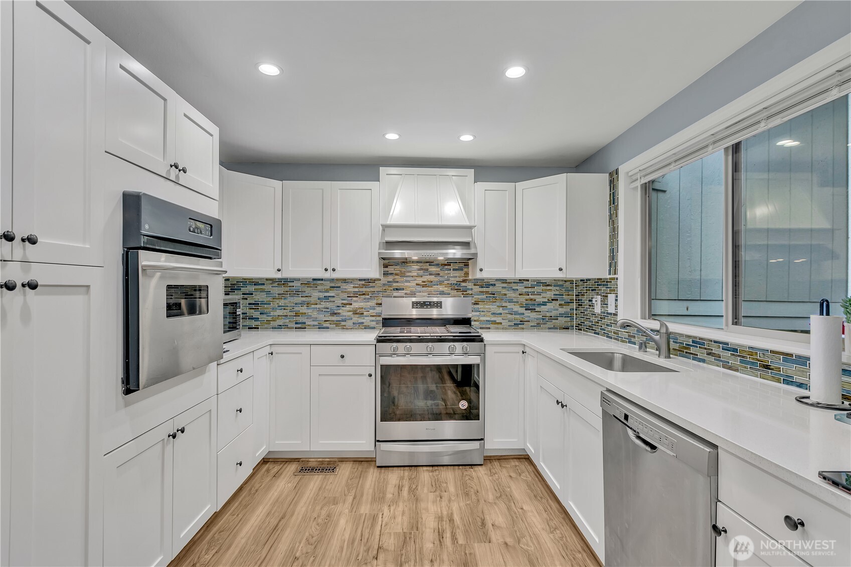 13726 1st Place W Property Photo 6