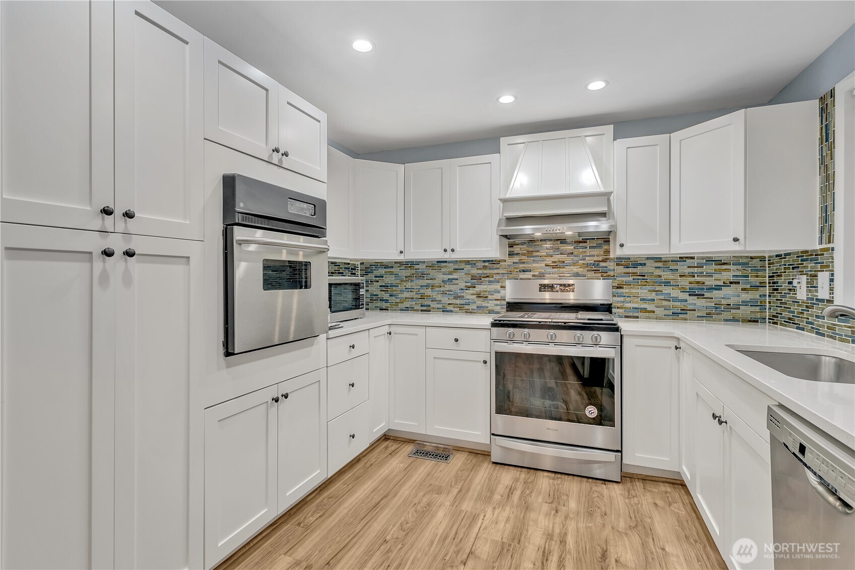13726 1st Place W Property Photo 9