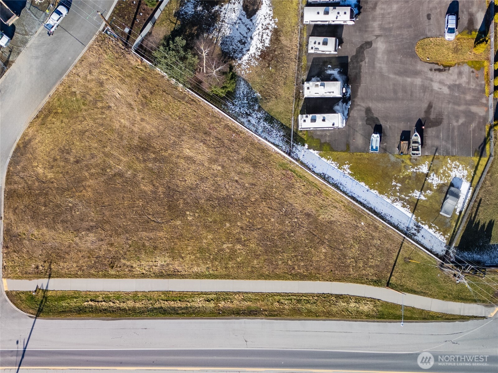 1418 E Moore Street Property Photo 3