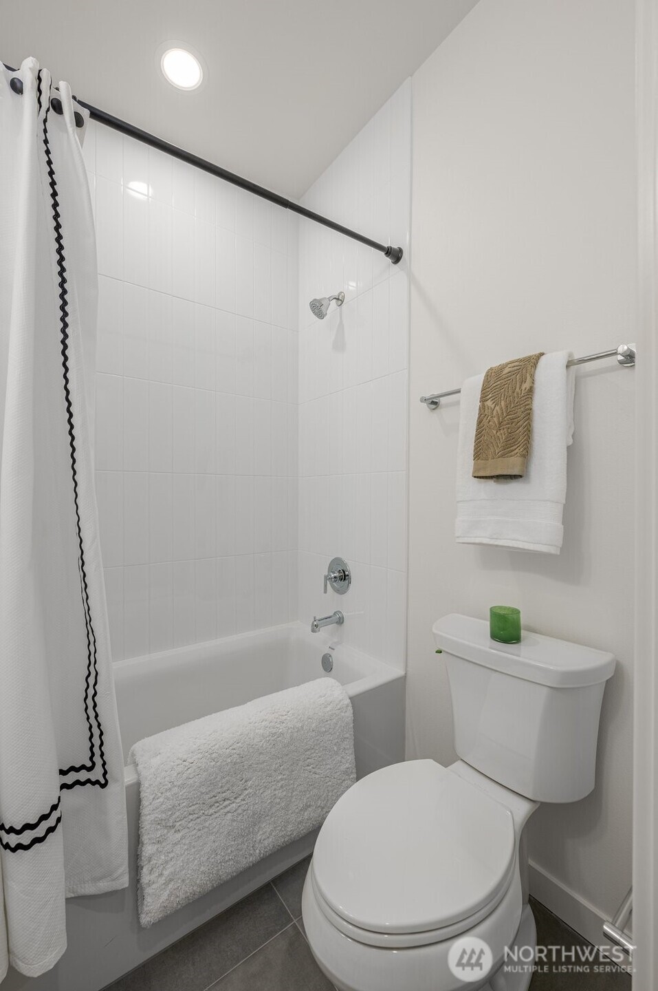 9219 B 14th Avenue Property Photo 14