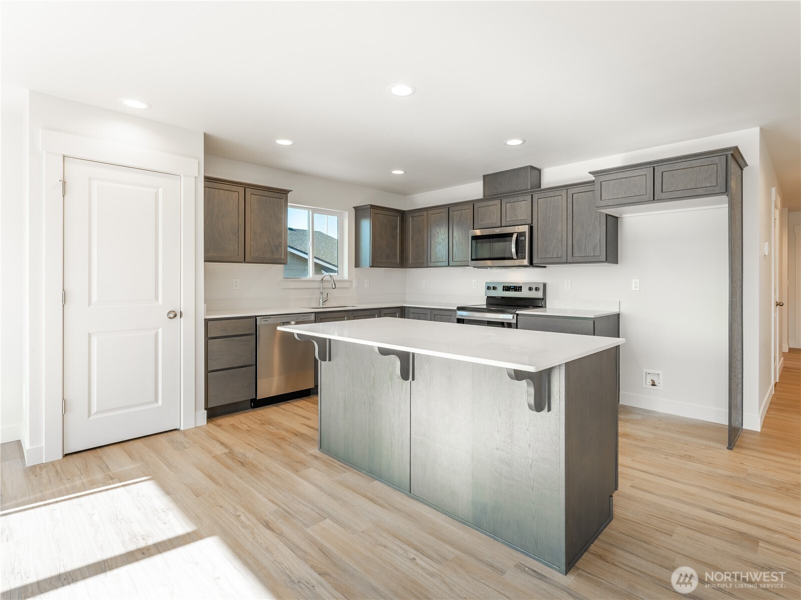 834 N Macaw Avenue Property Photo 6