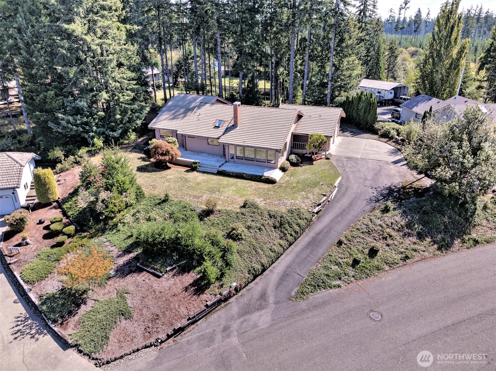 2526 E Pershing Court Property Photo