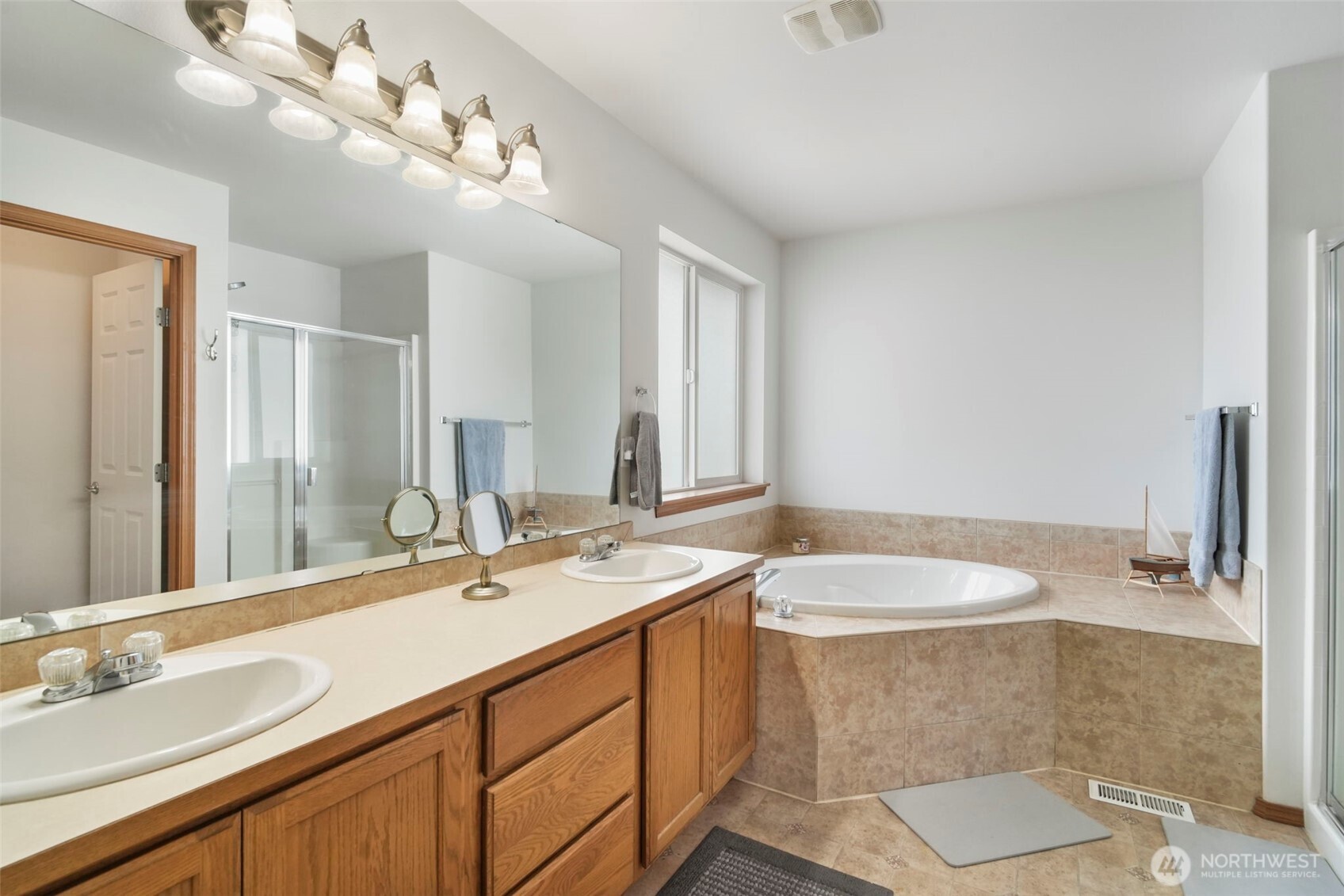 16321 Cascadian Court Property Photo 22