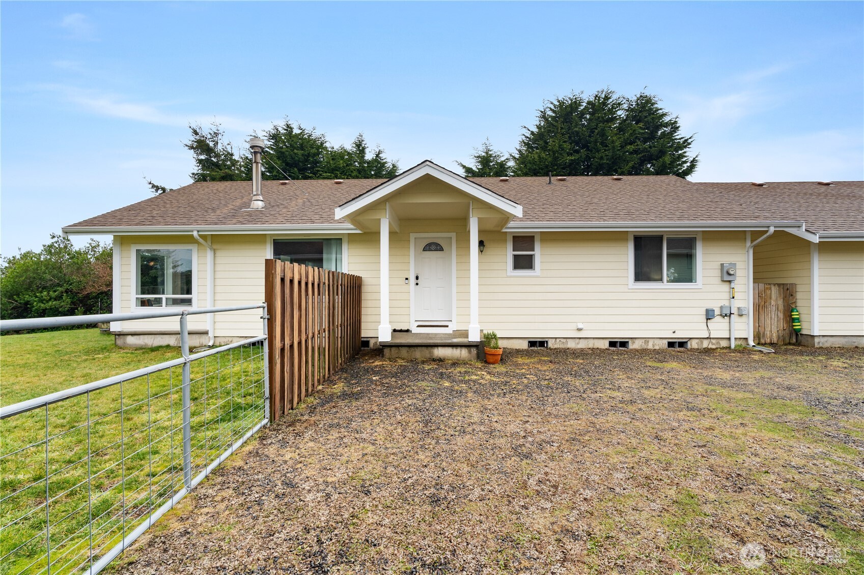 340 King Cyrus Loop Property Photo 2