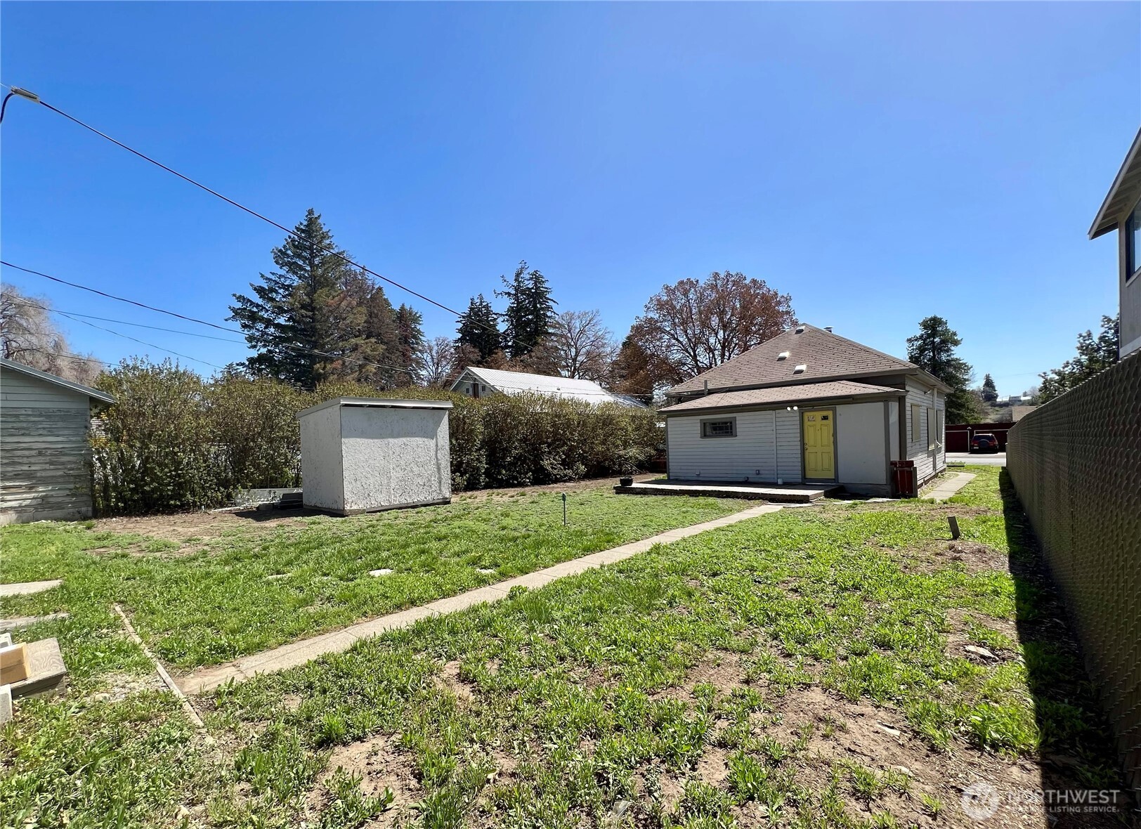909 E 8th Avenue Property Photo 19