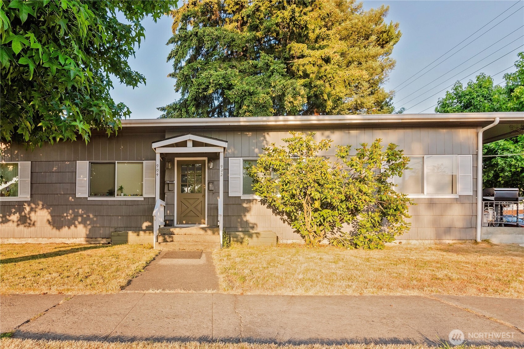 902 N Pearl Street Property Photo 2
