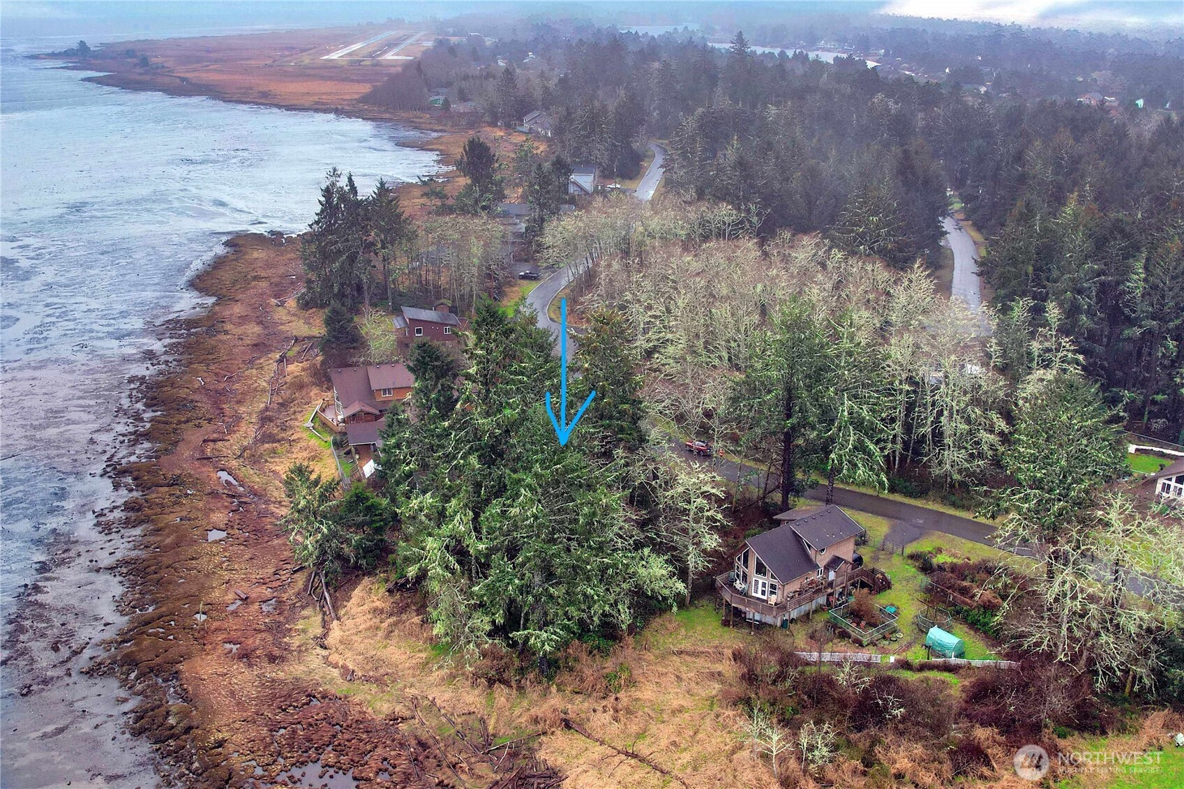 816 Duck Lake Drive Property Photo 4