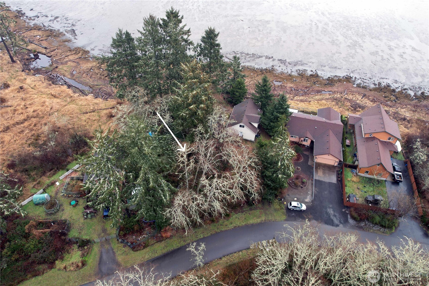 816 Duck Lake Drive Property Photo 8