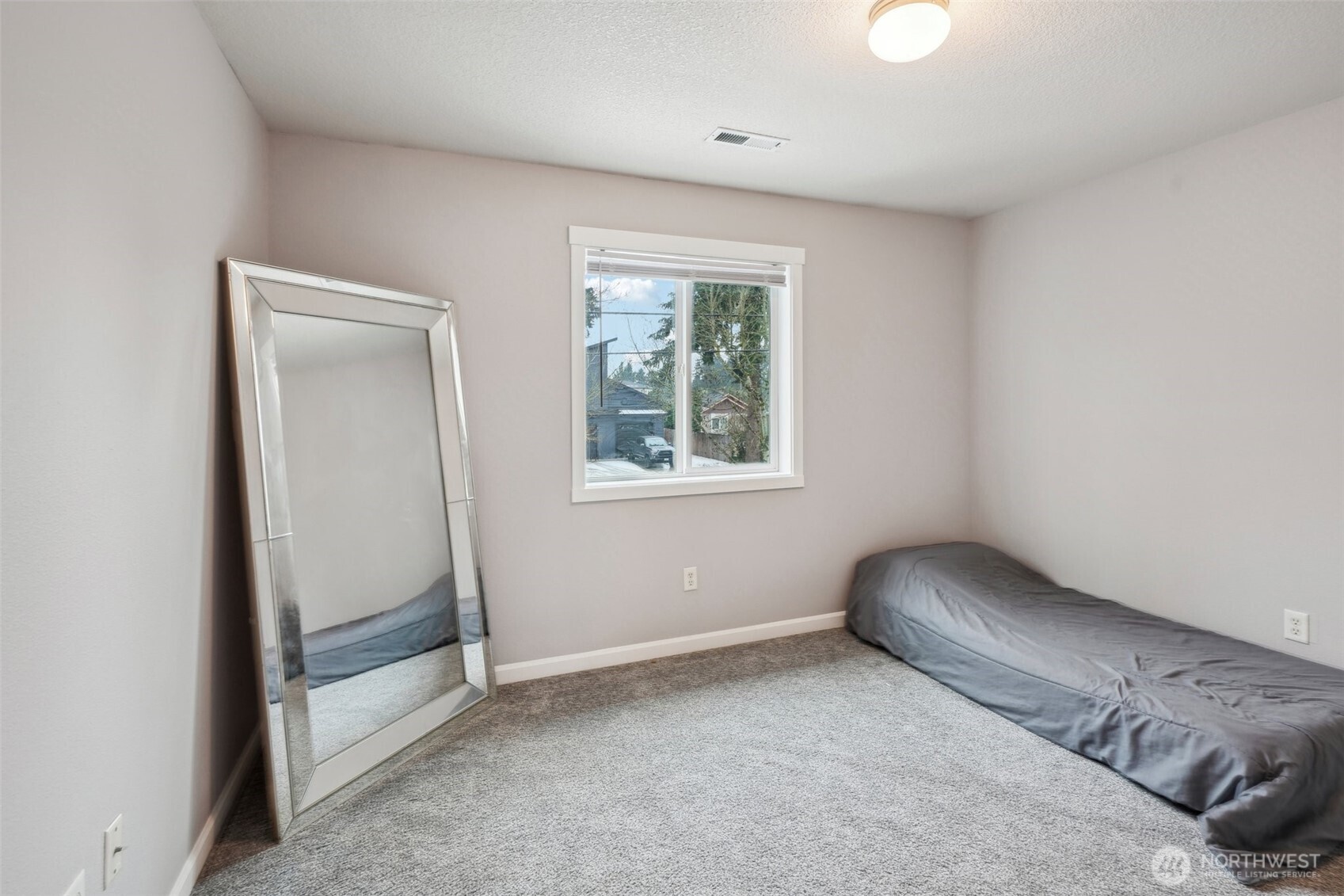 12711 Ne 49th Way Property Photo 21