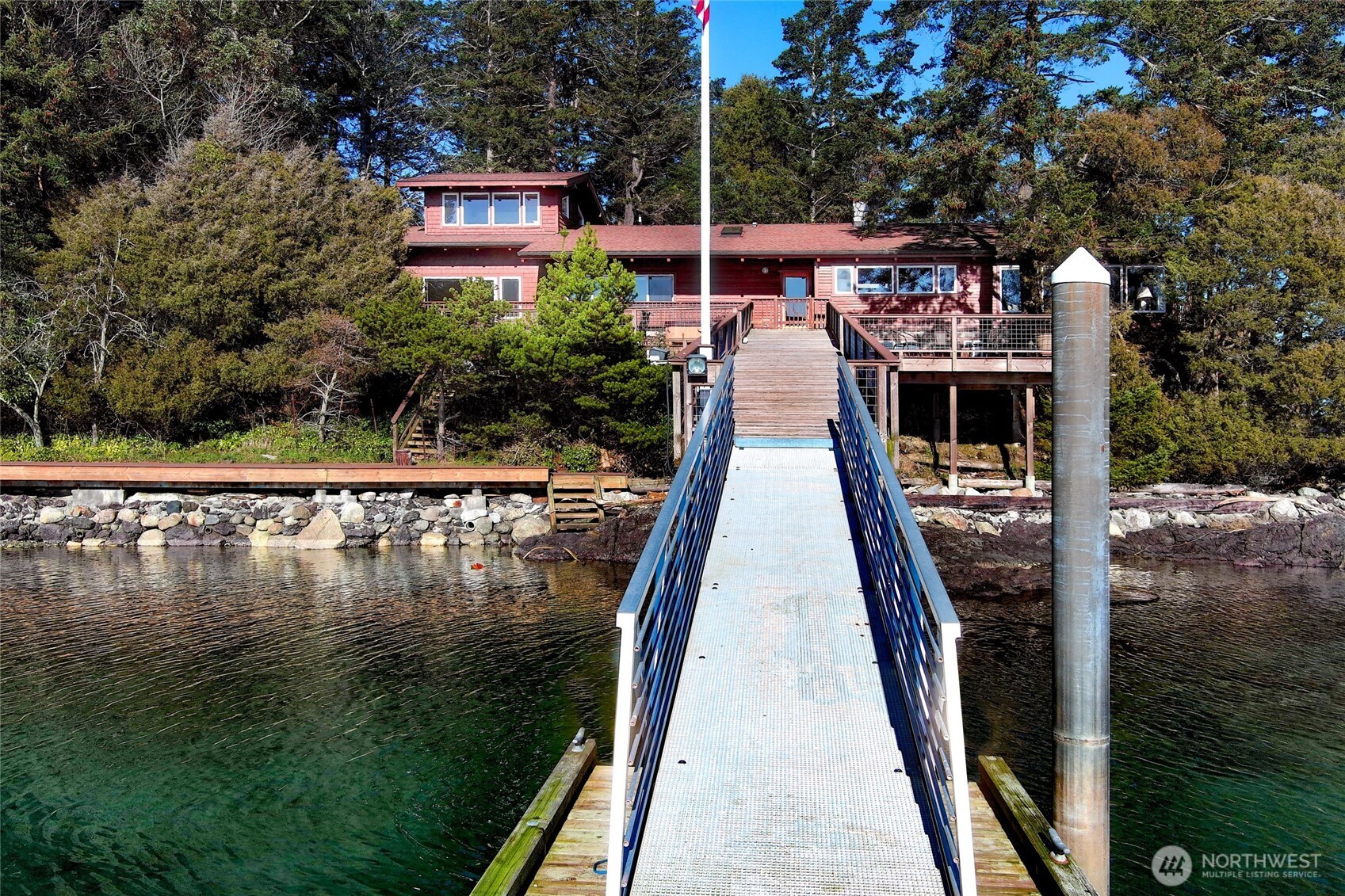 15 Brown Island Property Photo 3