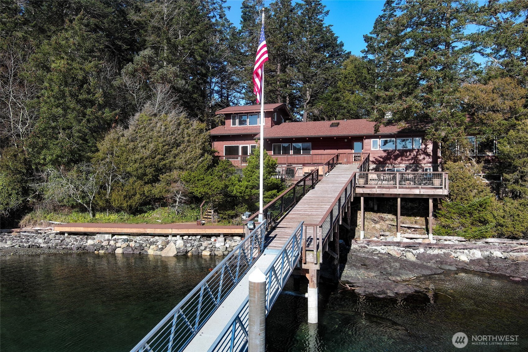 15 Brown Island Property Photo 4