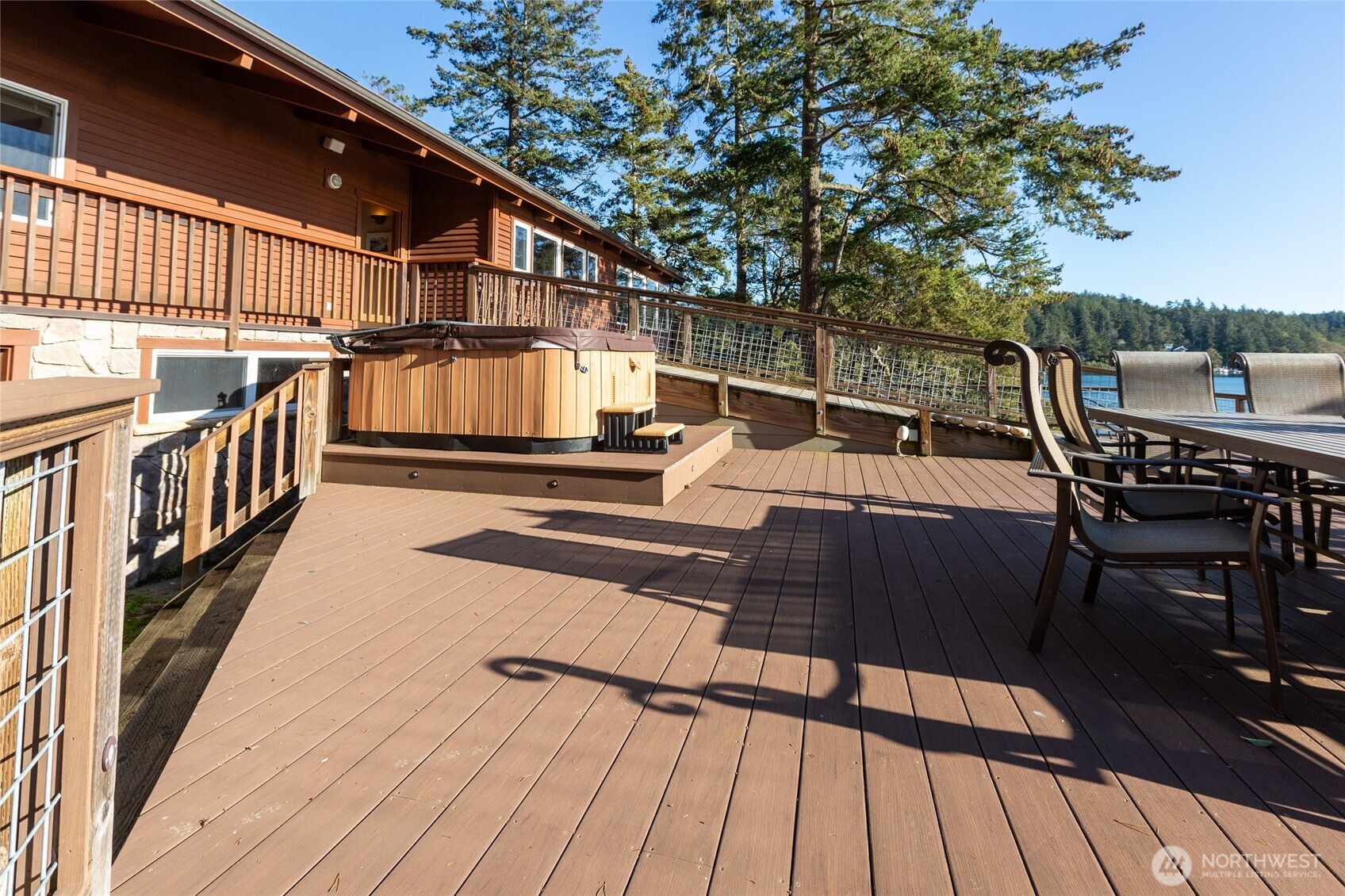 15 Brown Island Property Photo 10