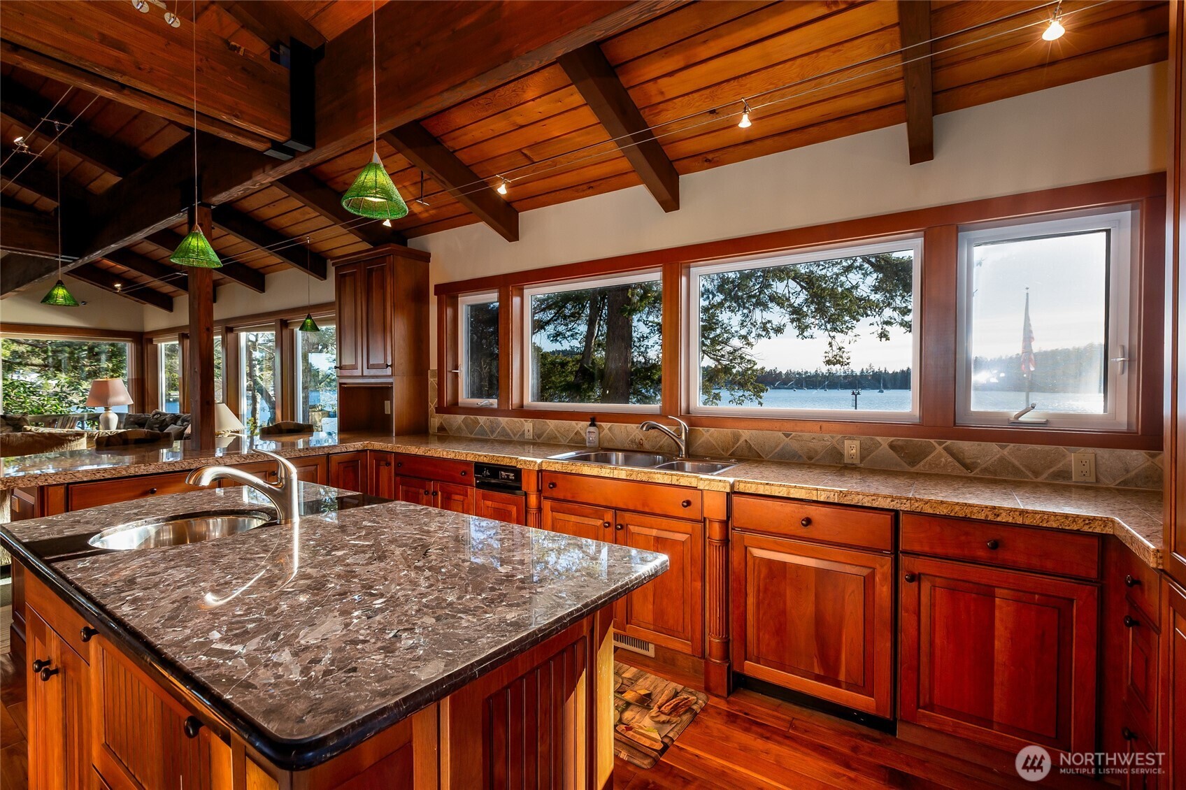 15 Brown Island Property Photo 23