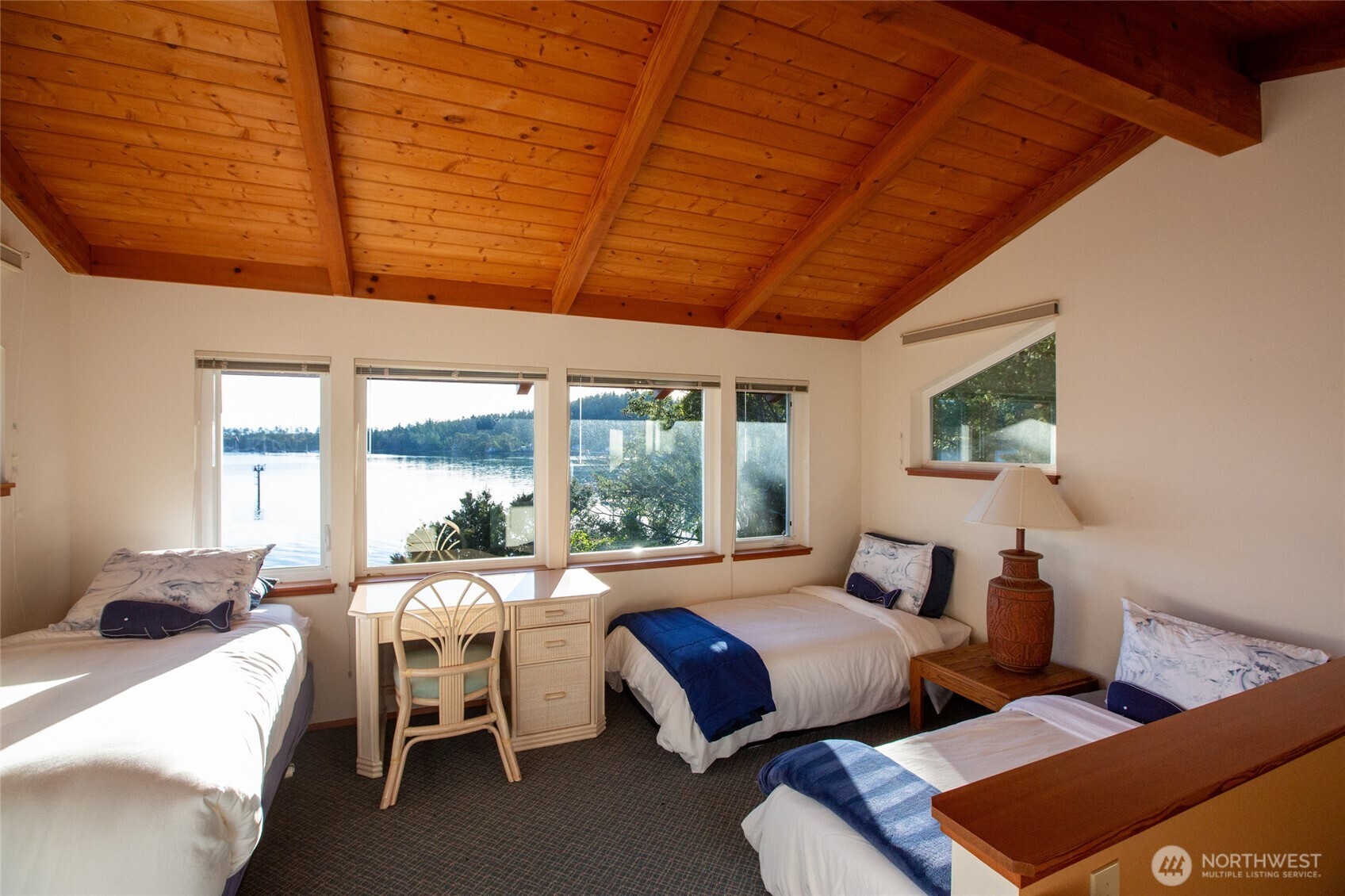 15 Brown Island Property Photo 31