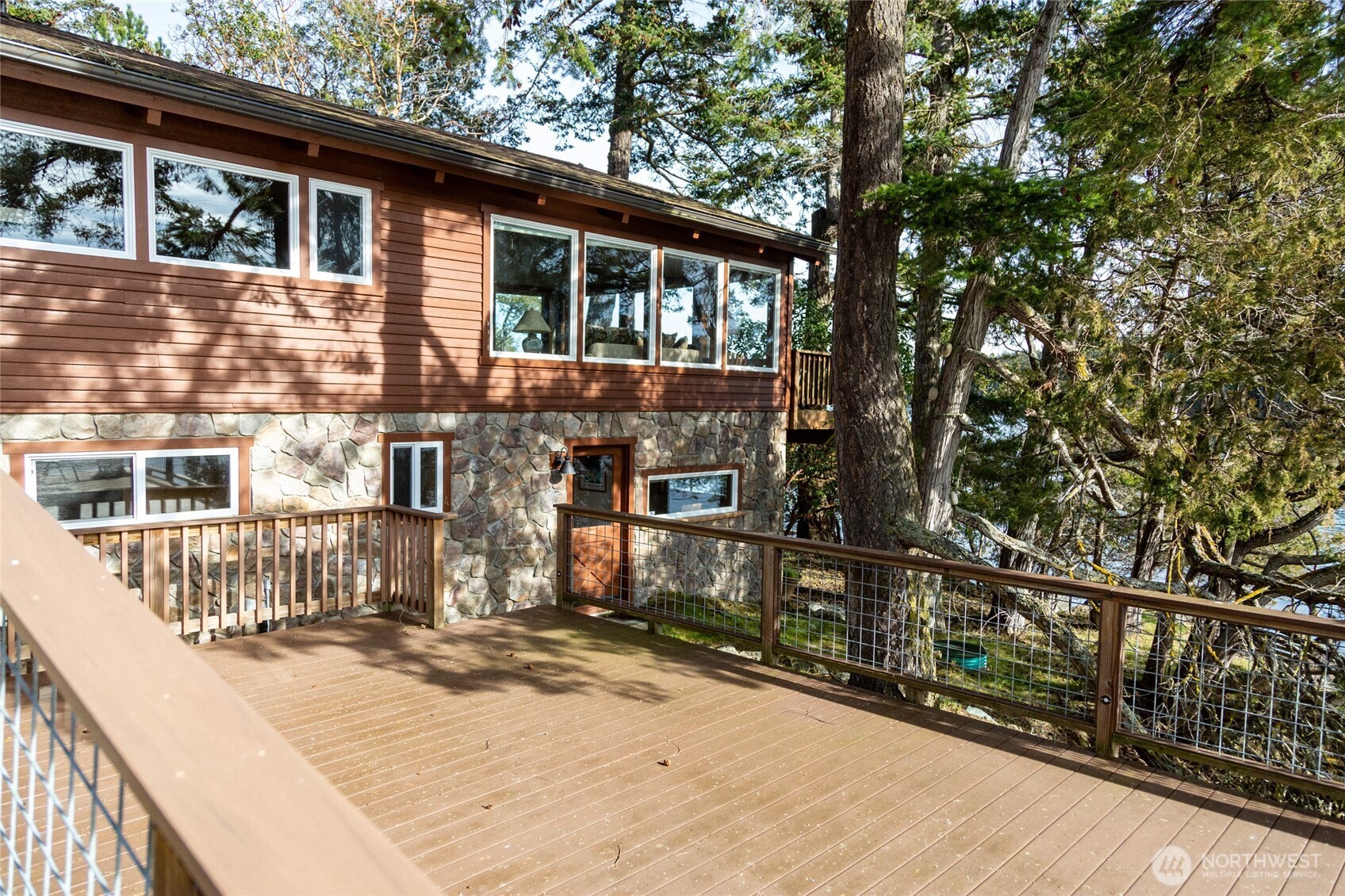 15 Brown Island Property Photo 32