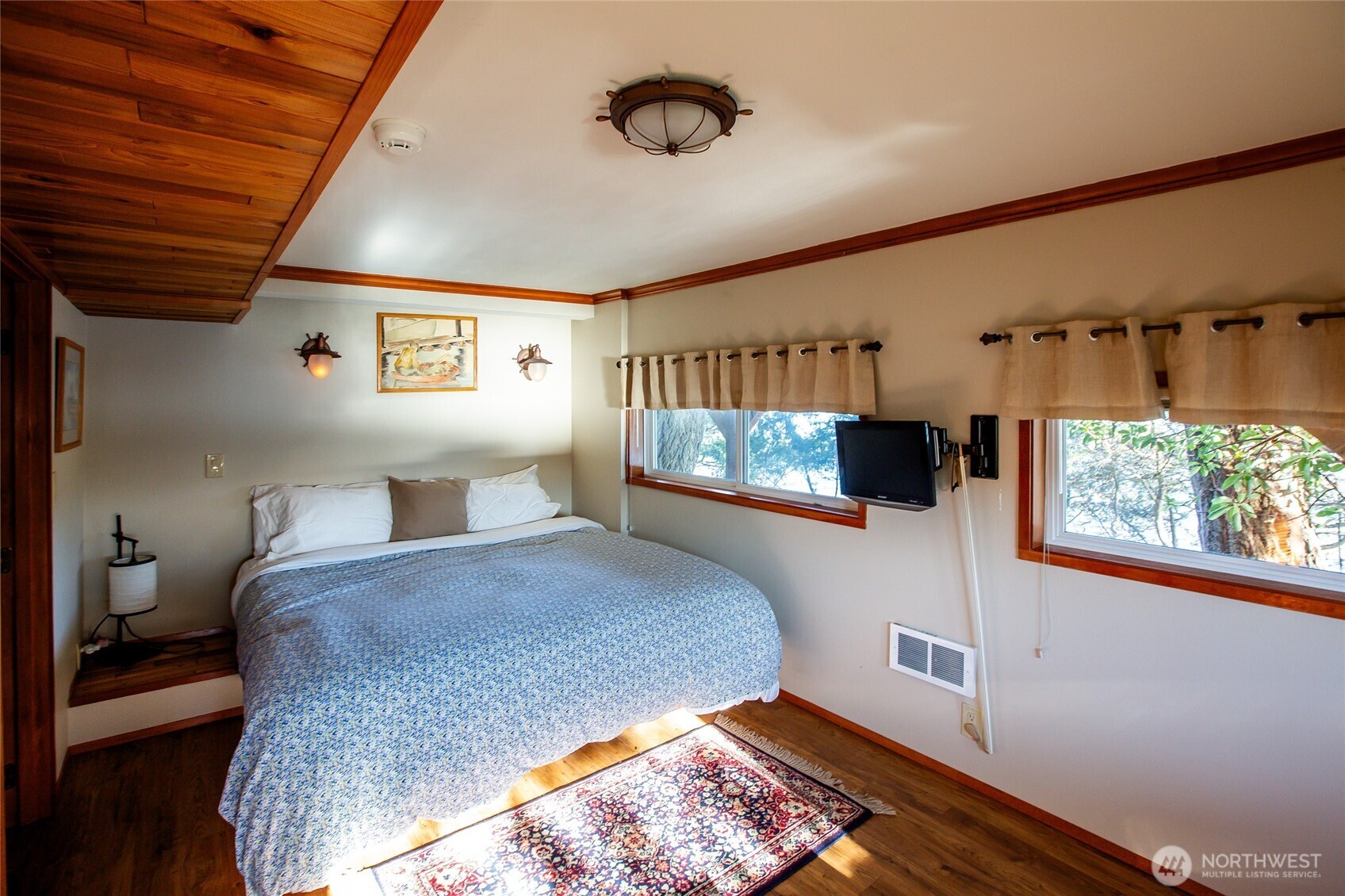 15 Brown Island Property Photo 33