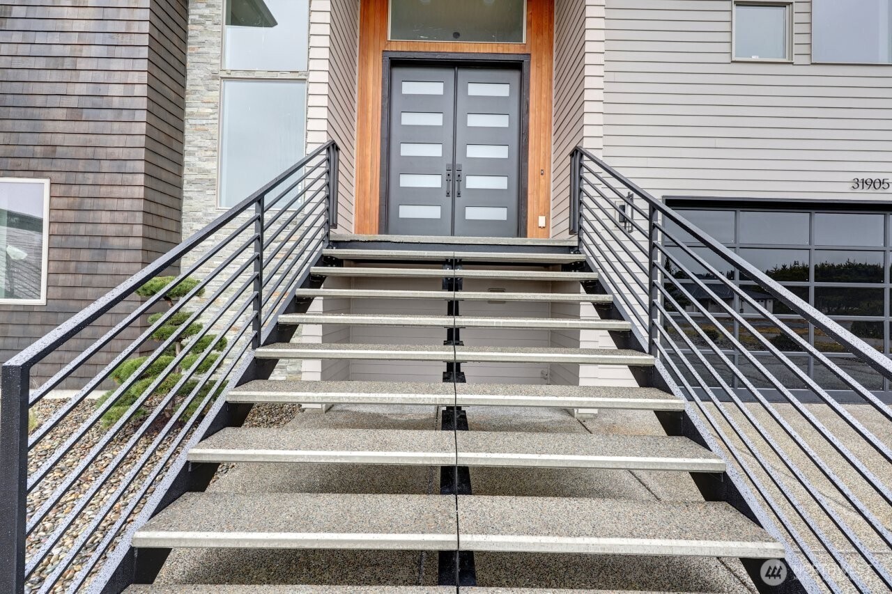 31905 G Street Property Photo 4
