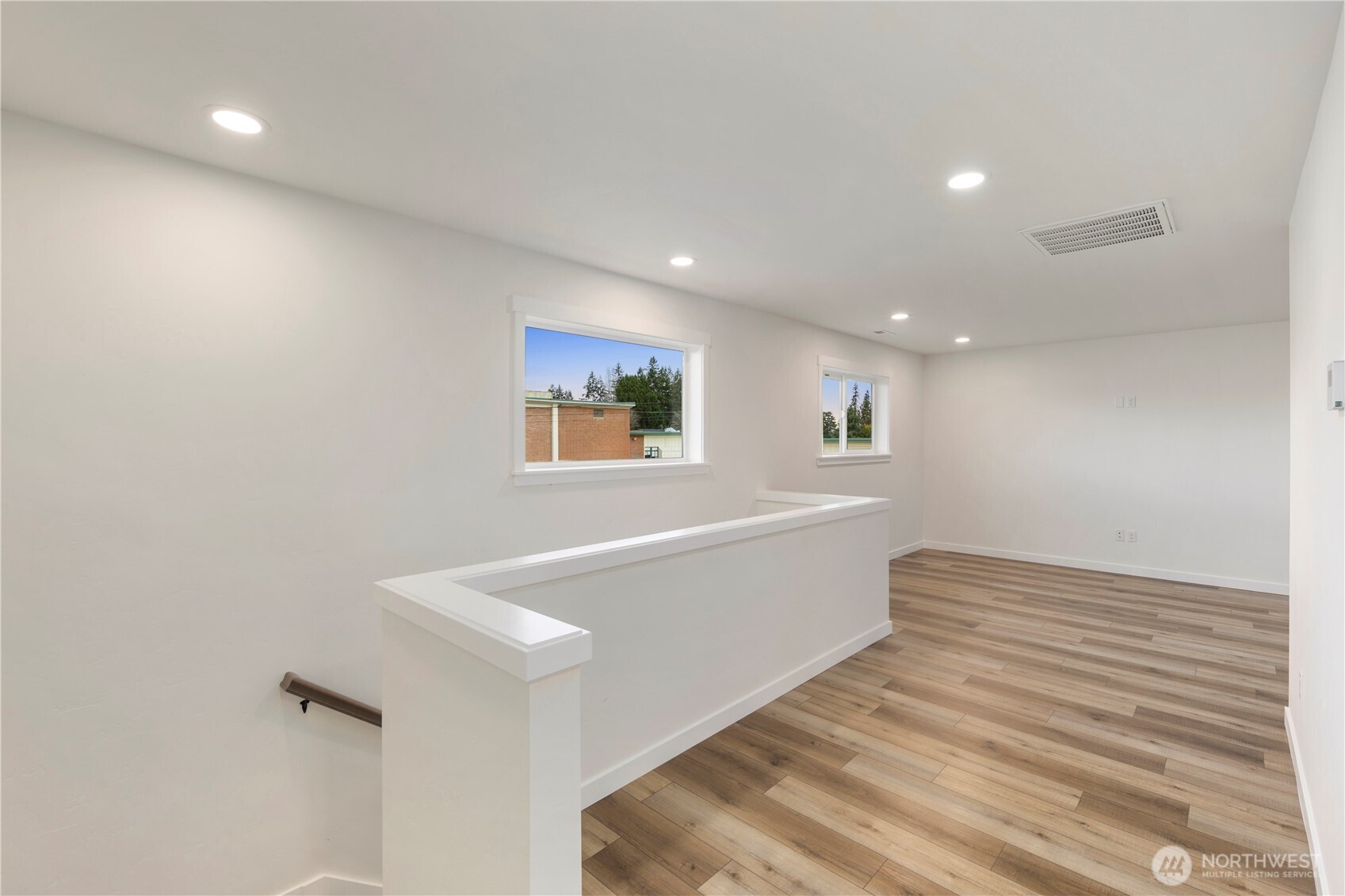 942 Union Avenue Property Photo 12