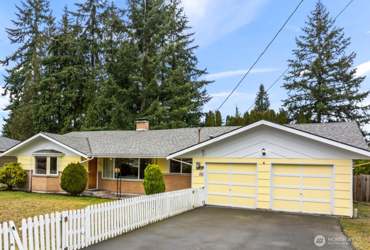 10915 1st Drive Property Photo