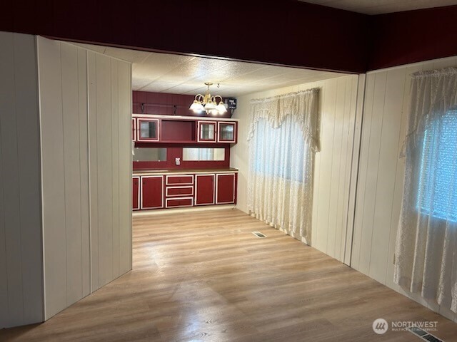 310 W 6th Avenue Property Photo 8