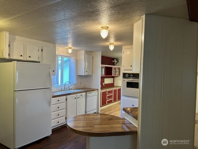 310 W 6th Avenue Property Photo 9