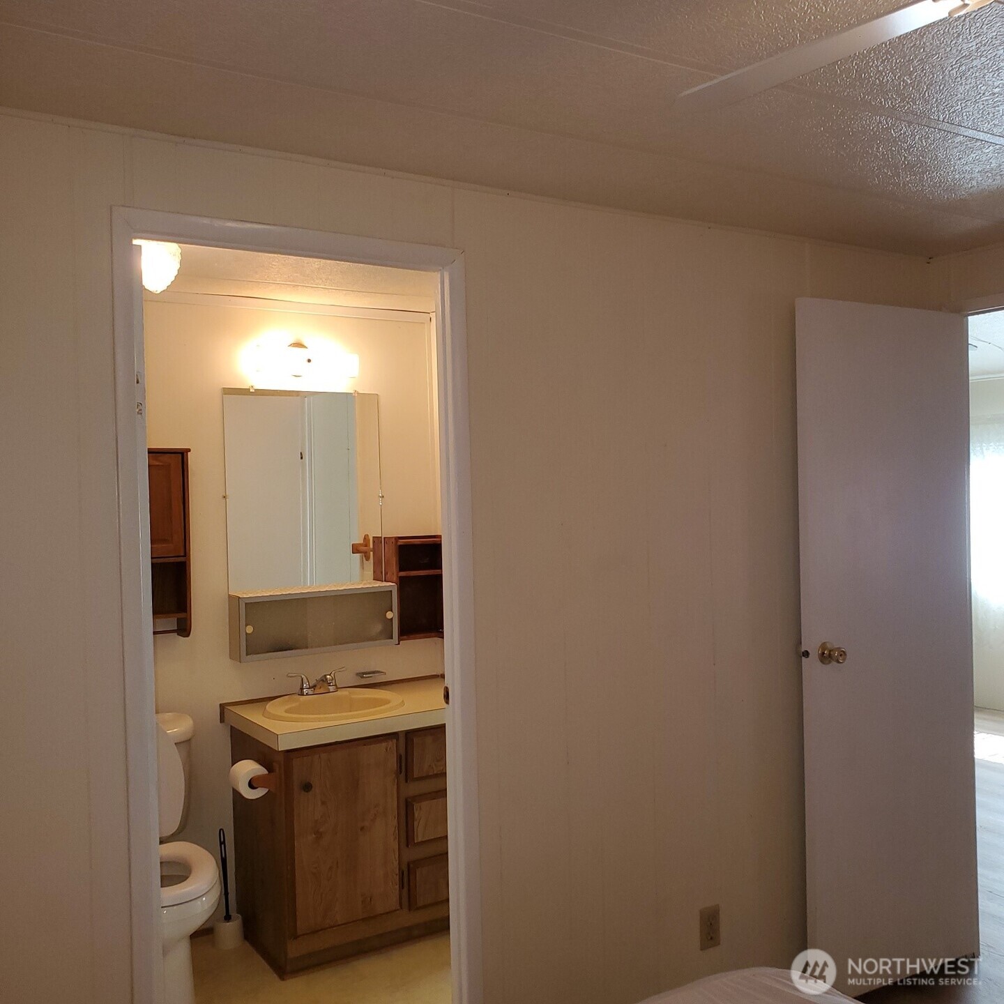 310 W 6th Avenue Property Photo 17
