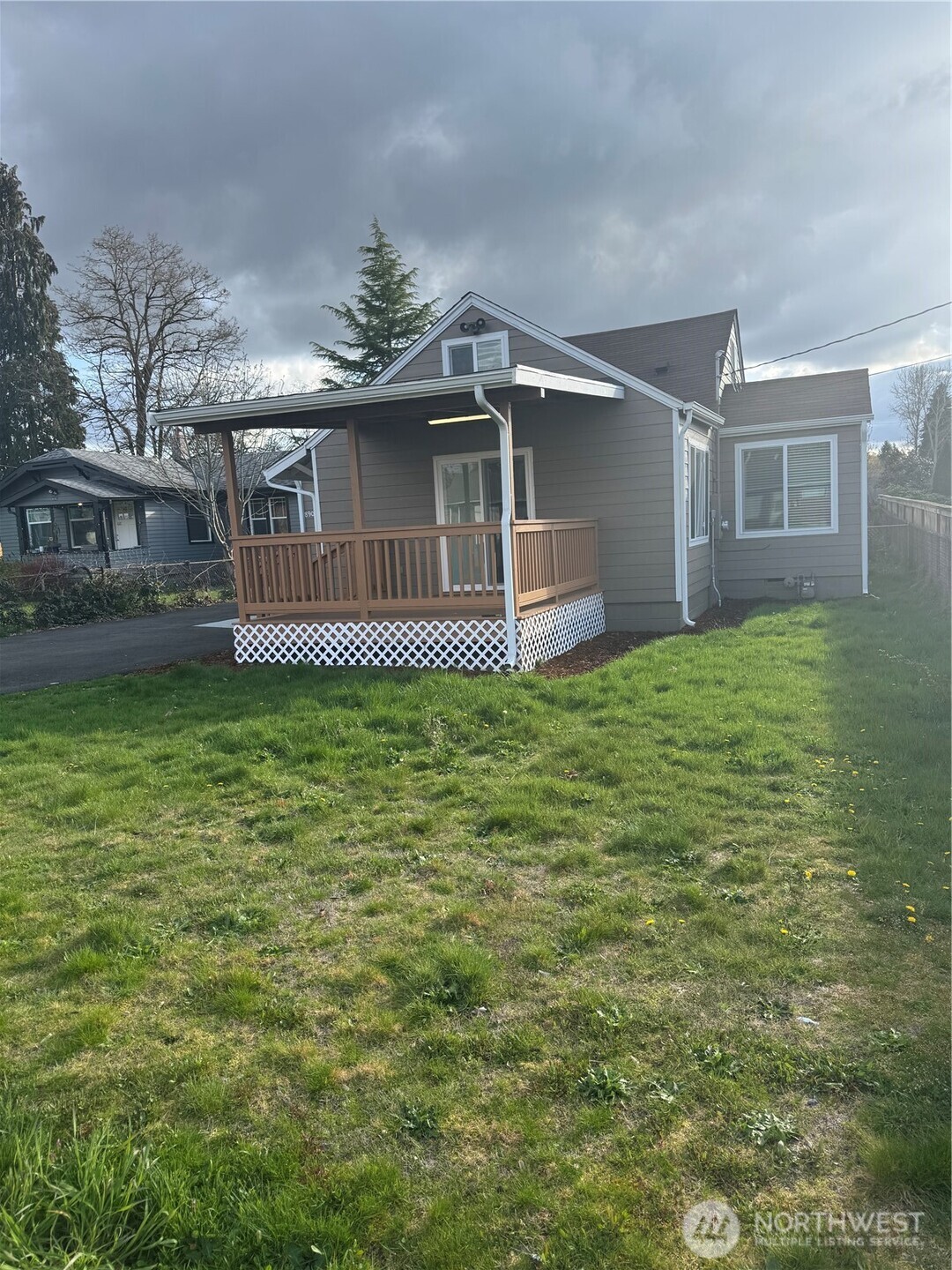 8906 Forest Road Property Photo
