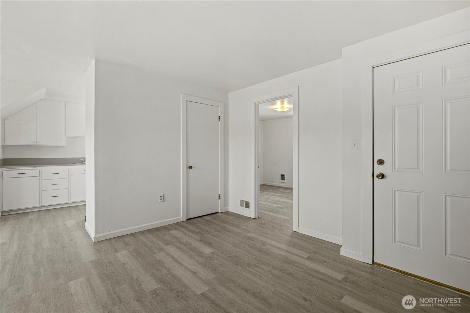 3734 S M Street Property Photo 4