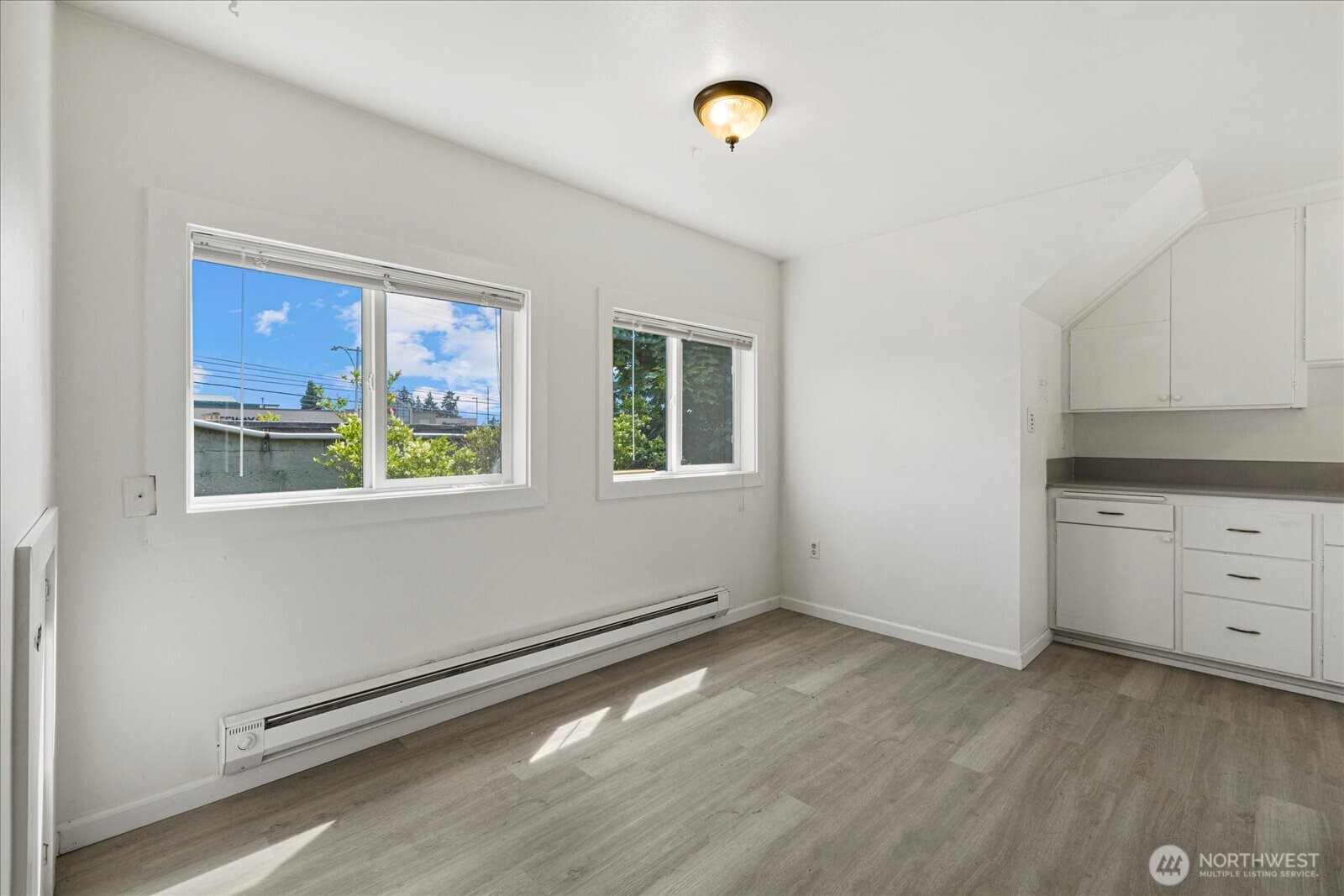 3734 S M Street Property Photo 5
