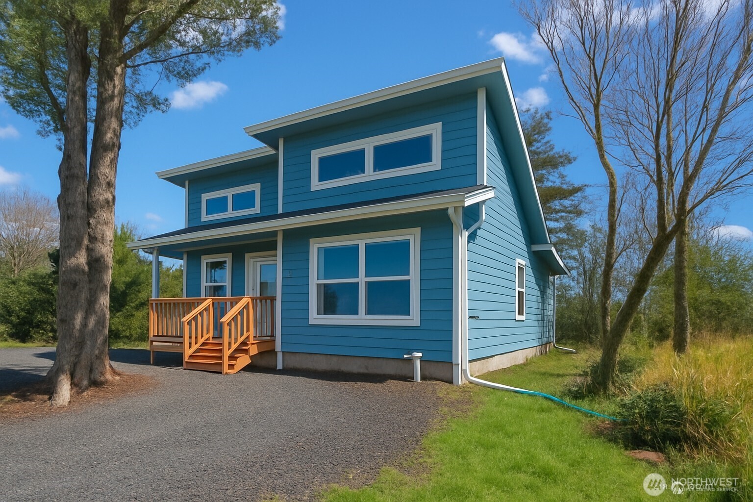 228 Queets Street Property Photo 3