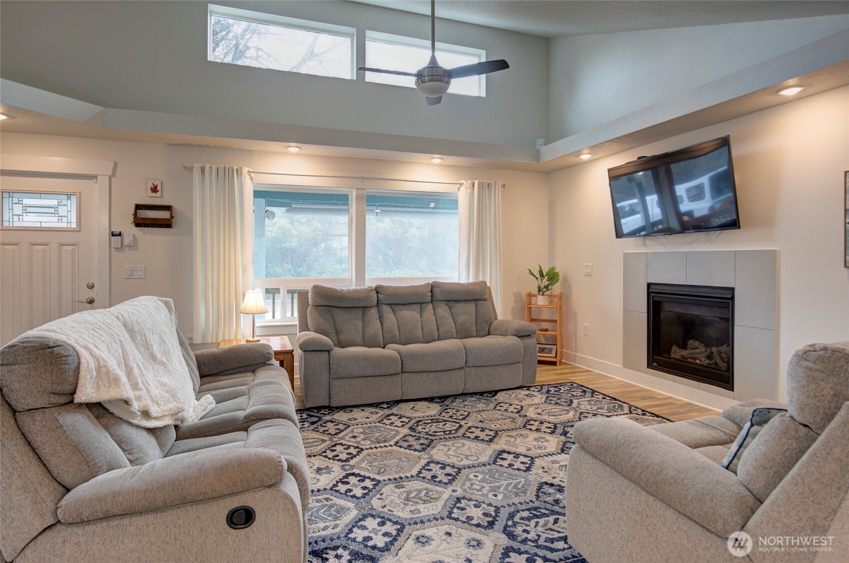 228 Queets Street Property Photo 6