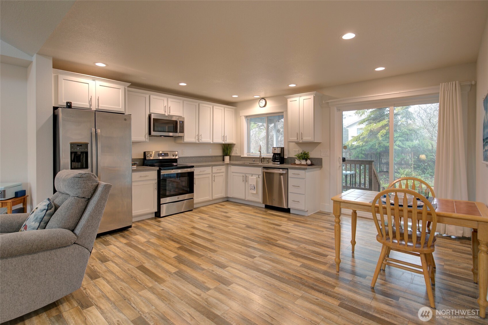228 Queets Street Property Photo 7