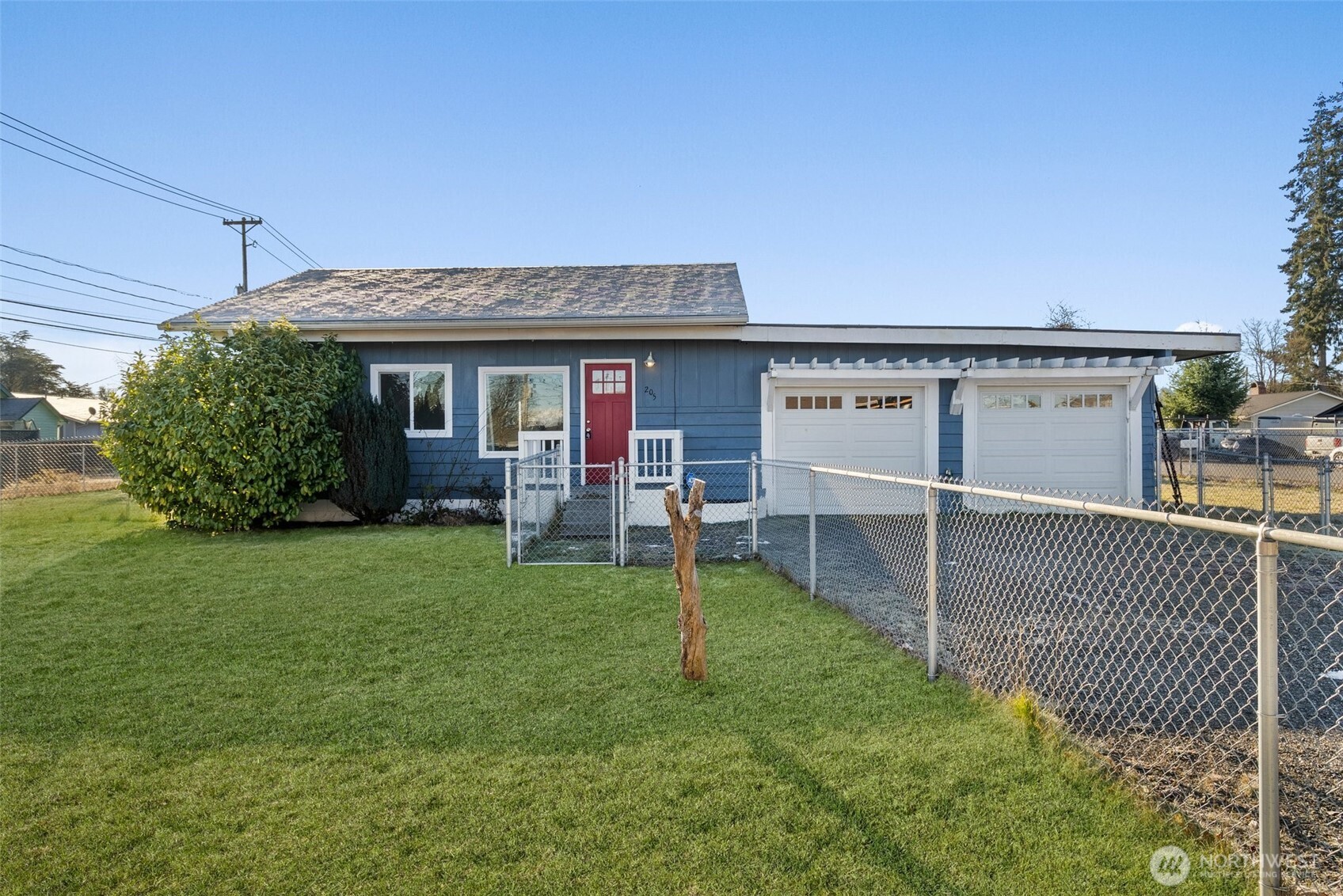 205 E H Street Property Photo