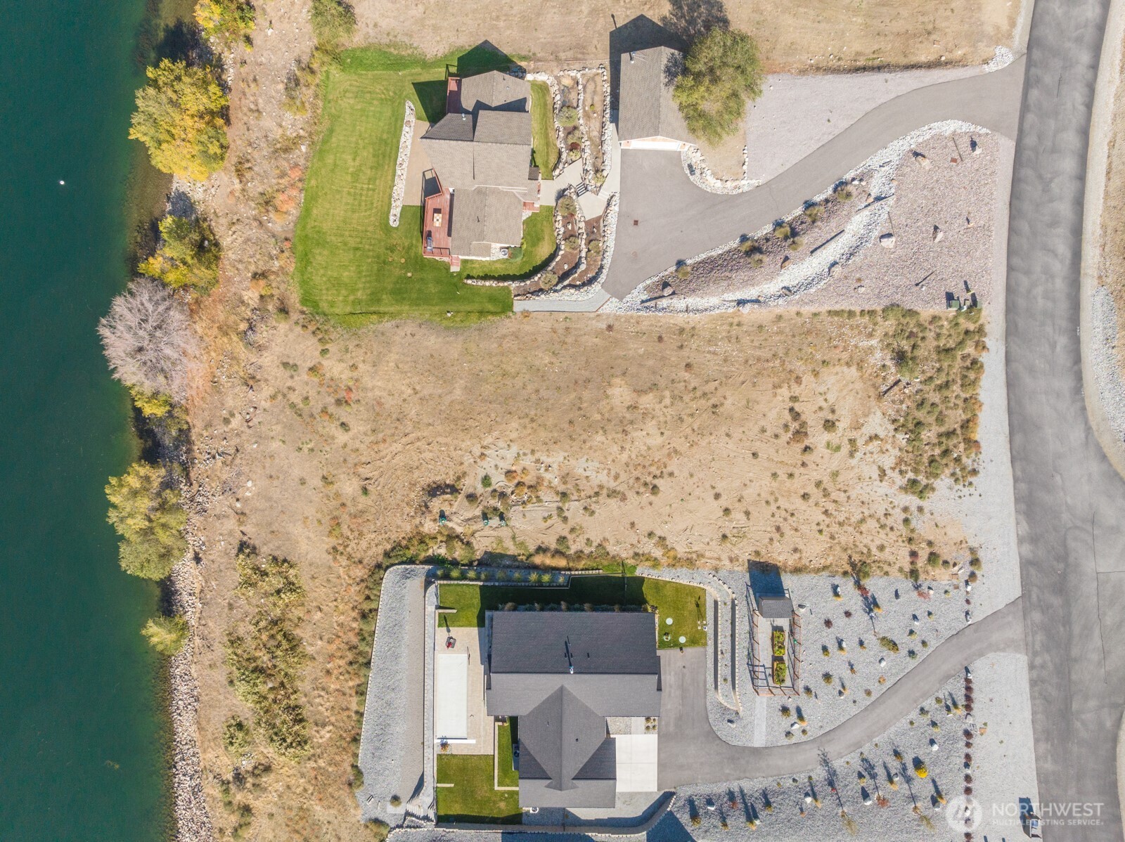 23 N Shore Drive Property Photo 4