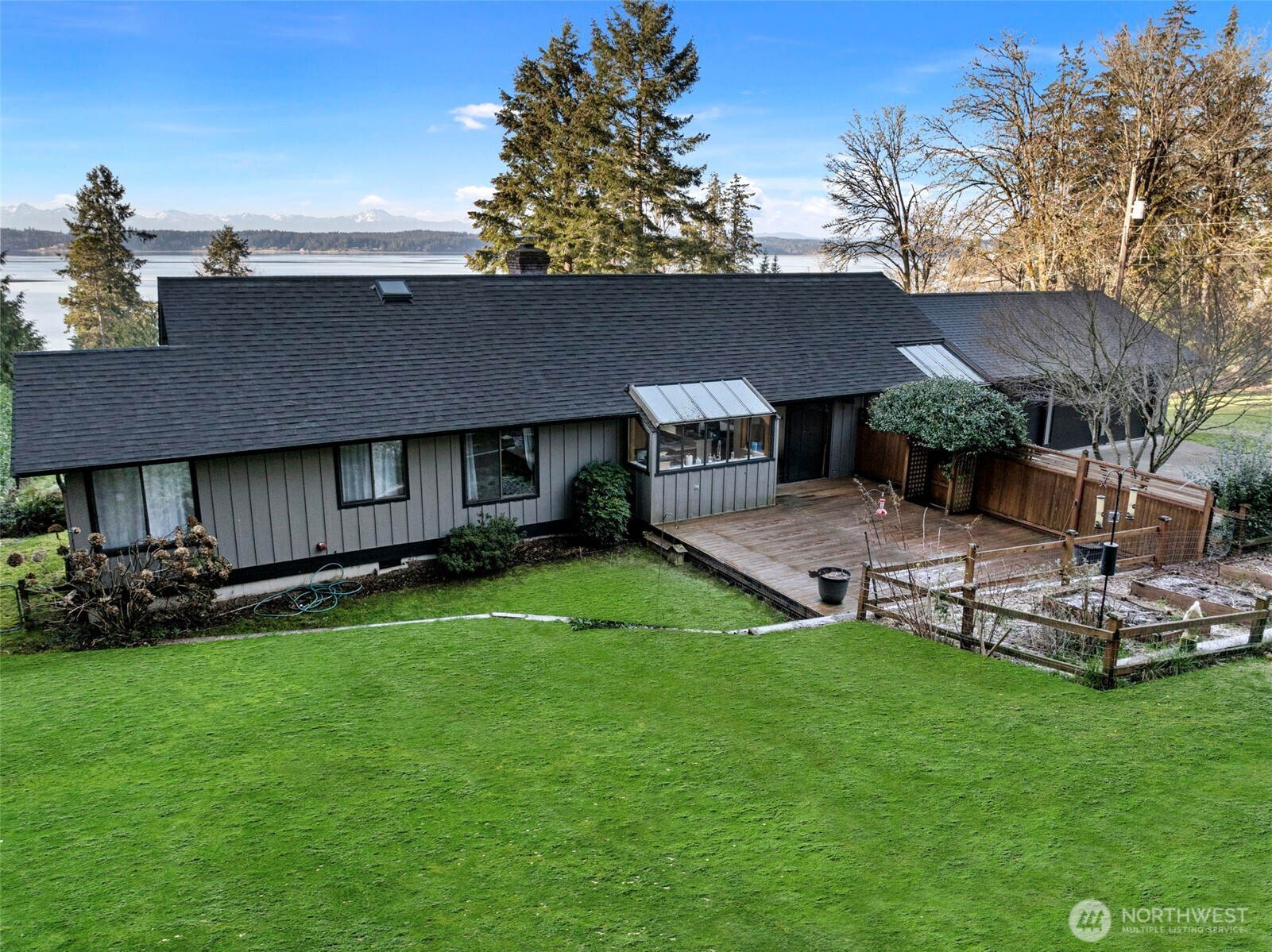 10222 Kopachuck Drive Property Photo 2