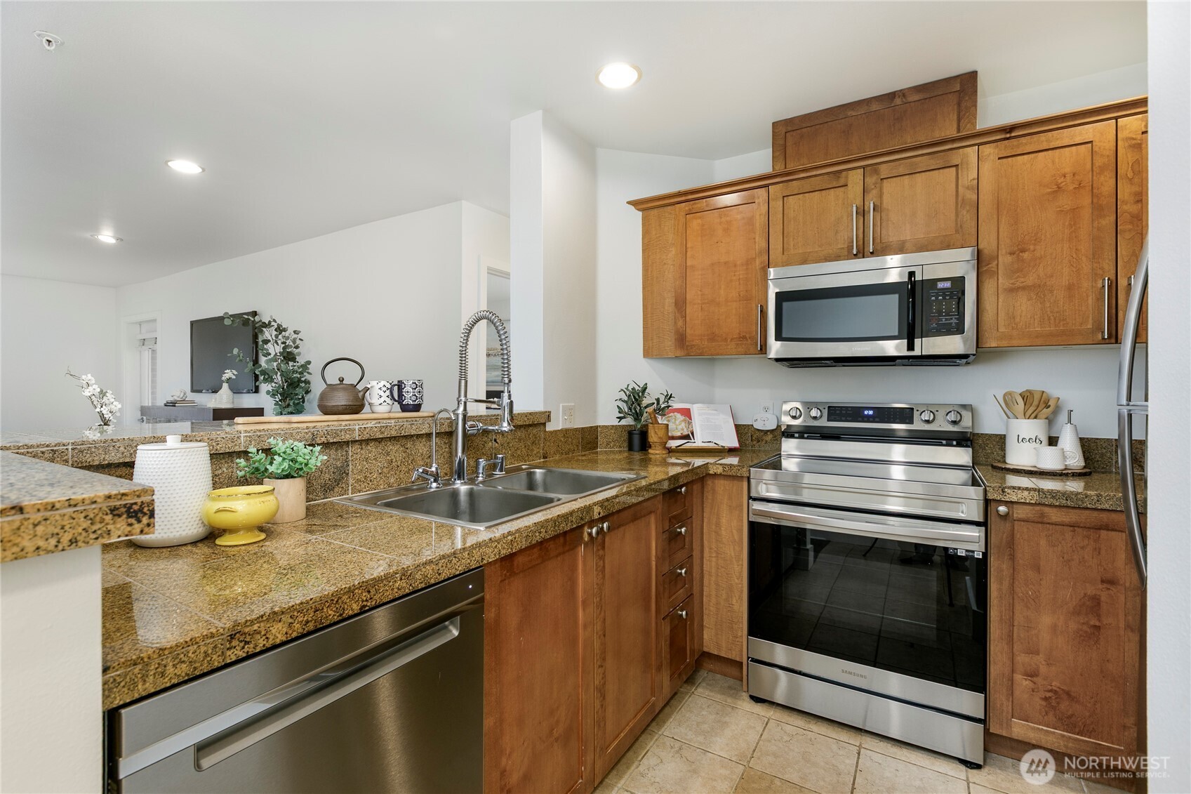 123 Queen Anne Avenue A201 Property Photo 7