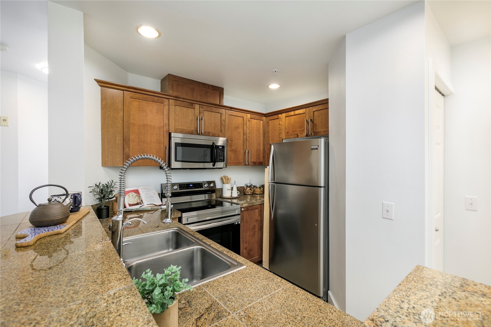 123 Queen Anne Avenue A201 Property Photo 8