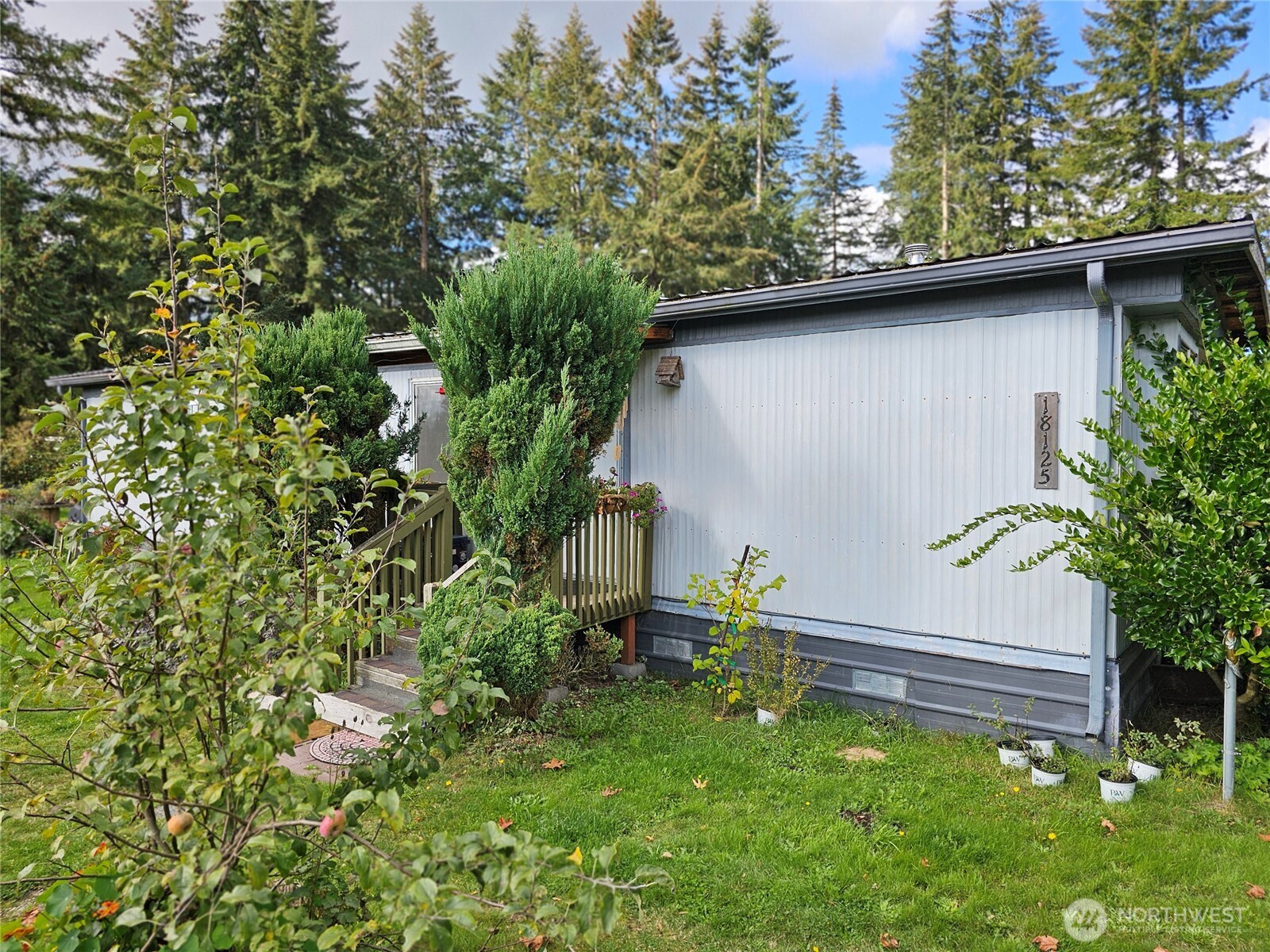 18125 Albany Street Property Photo 9