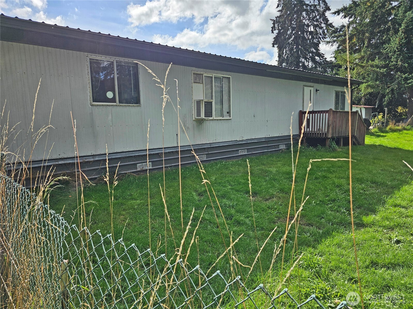18125 Albany Street Property Photo 11